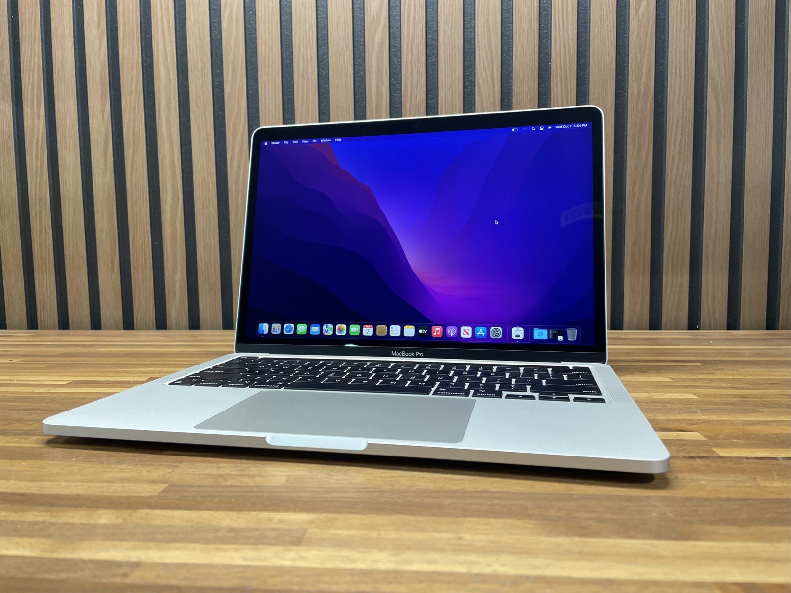 Apple MacBook Pro 13.3" 2020 M1 16GB RAM 500GB Flash Retina 2560x1600 Monterey