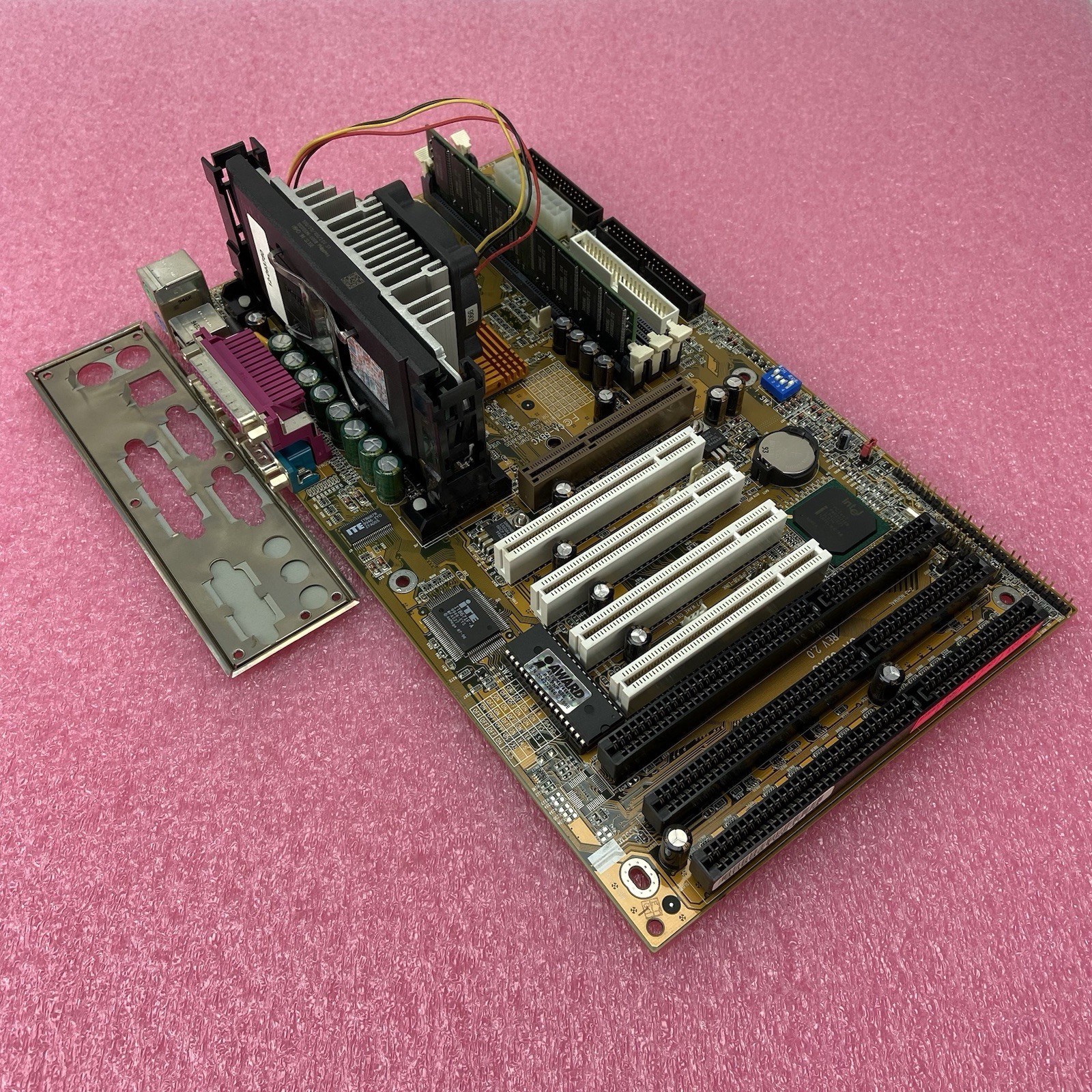 Gigabyte GA-6BXC Motherboard Intel Pentium III 500MHz 128MB RAM w/Shield 3x ISA