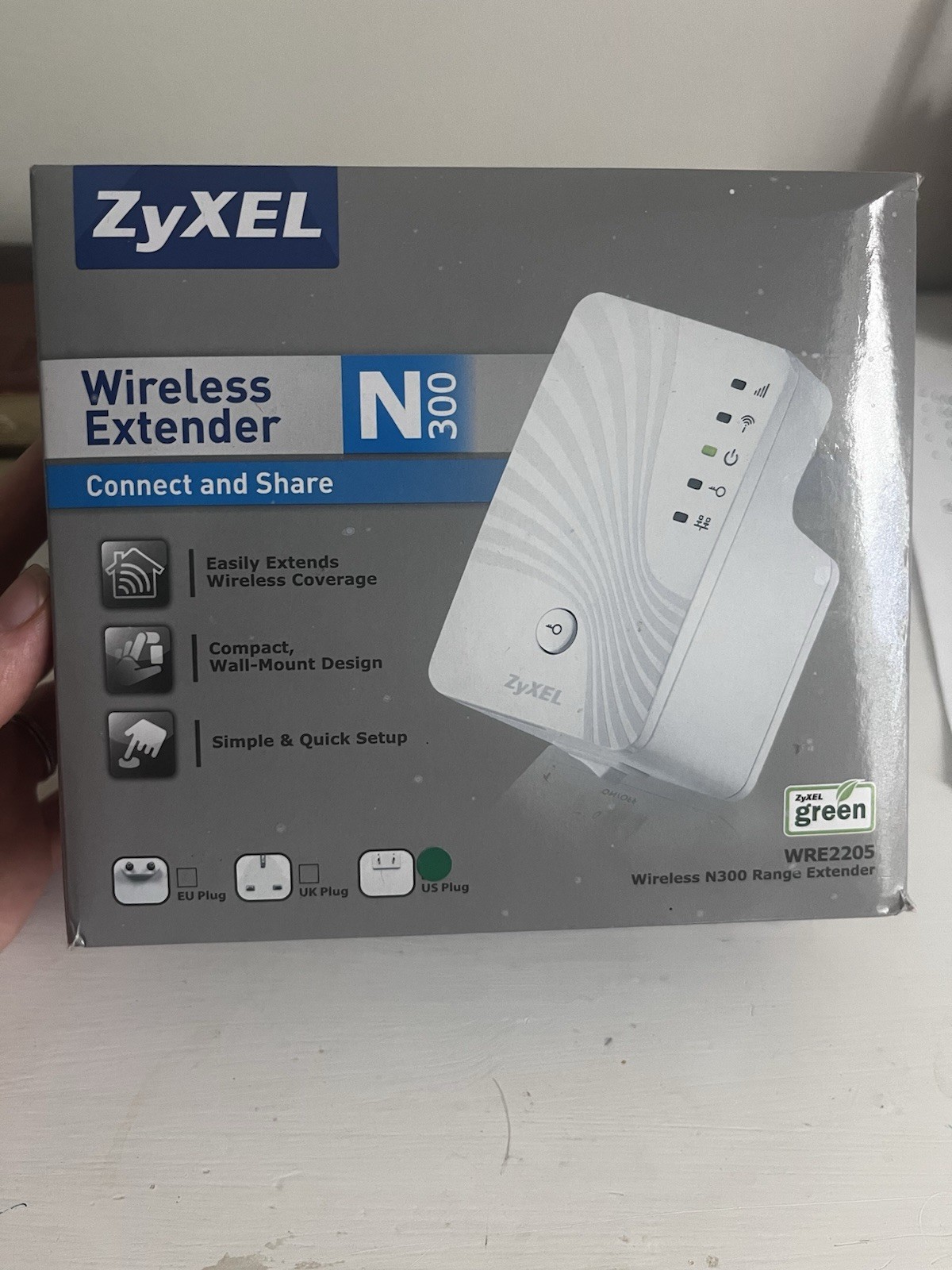 ZyXEL N-300 Wireless Extender Connect and Share WRE2205 - New