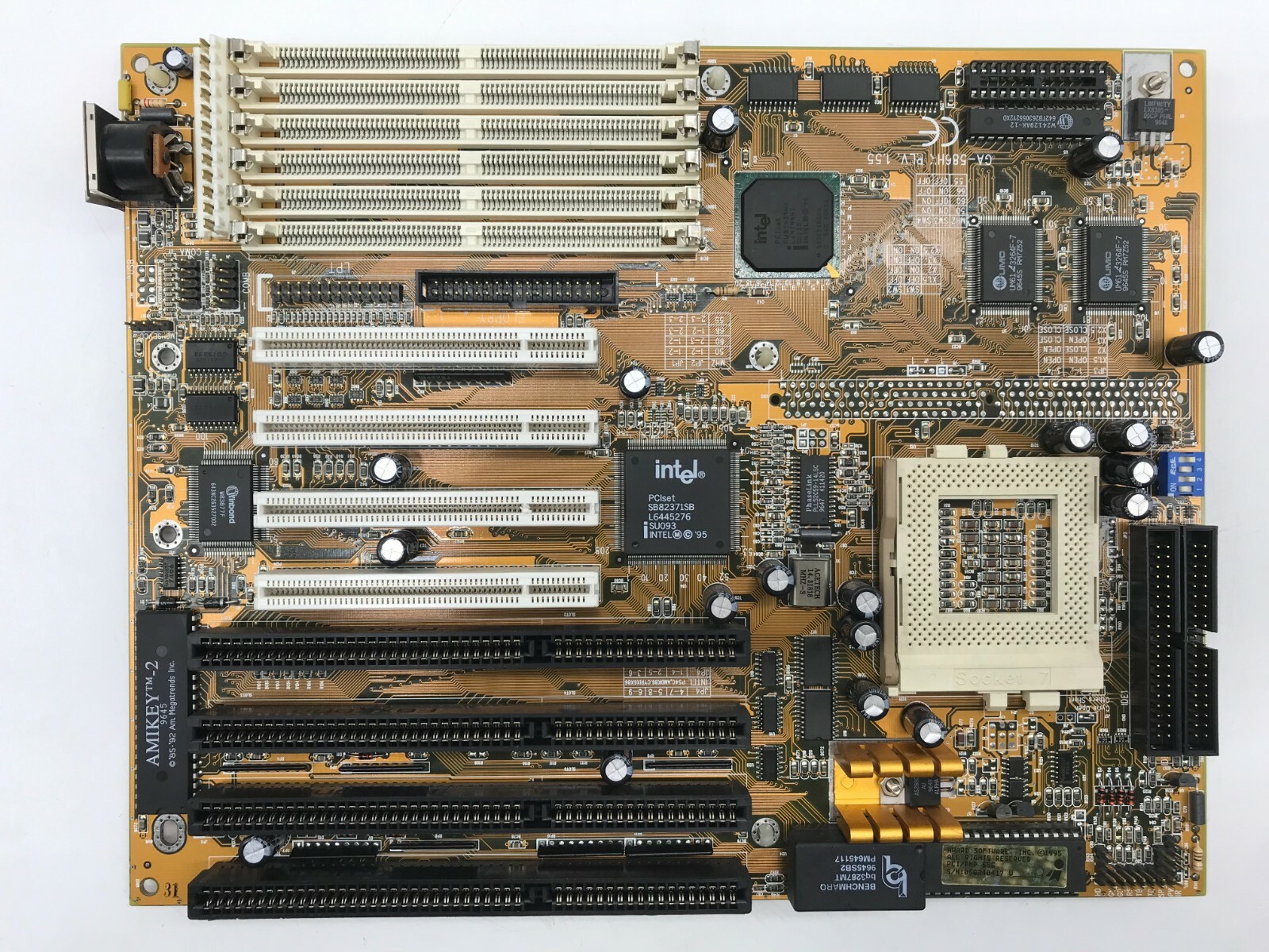 Gigabyte GA-586HX REV.1.55 Edo Slot - AT - Socket 7 - No I/O Shield#M1358