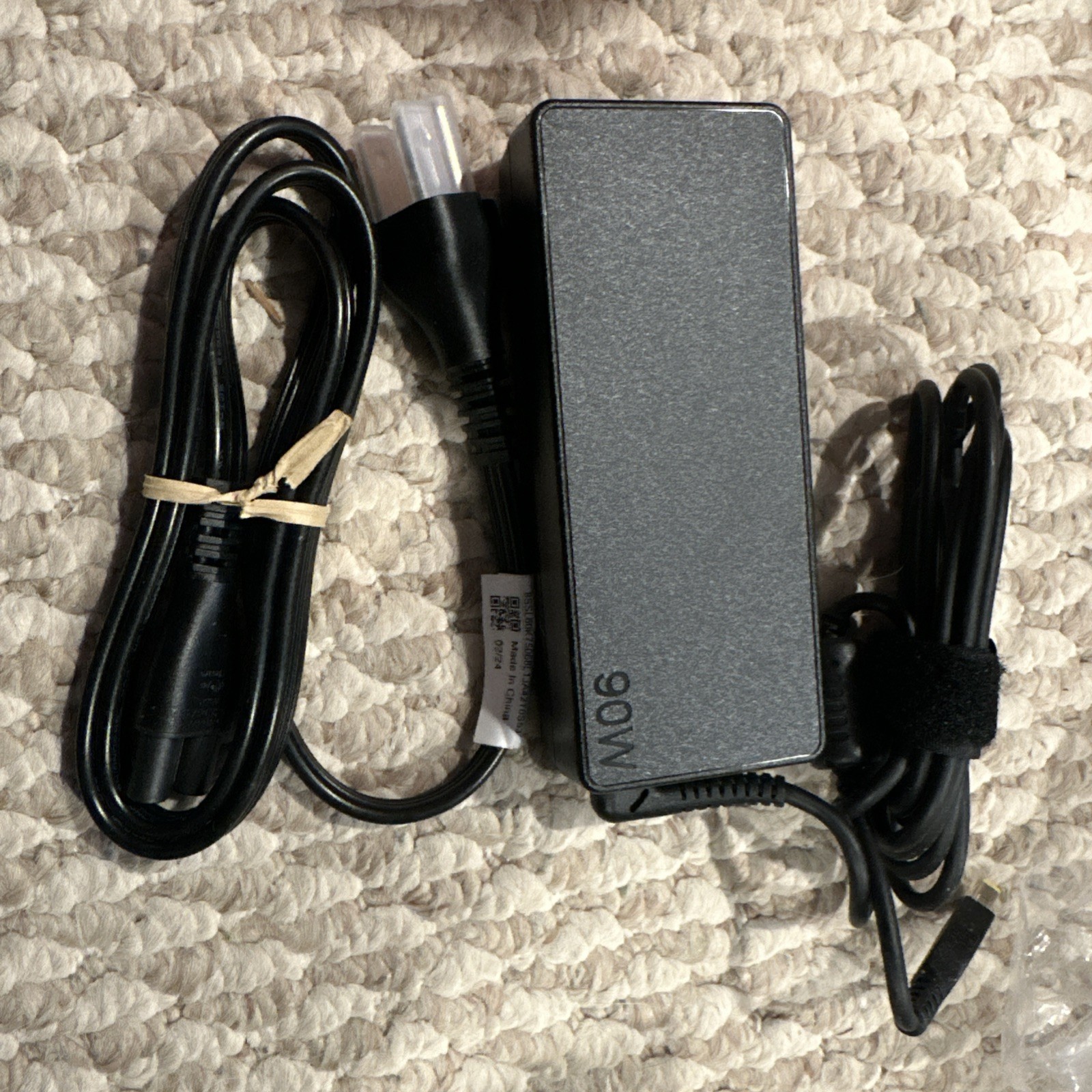 Genuine Lenovo AC Adapter 4.5A 90W Square Tip ADP-90ME B