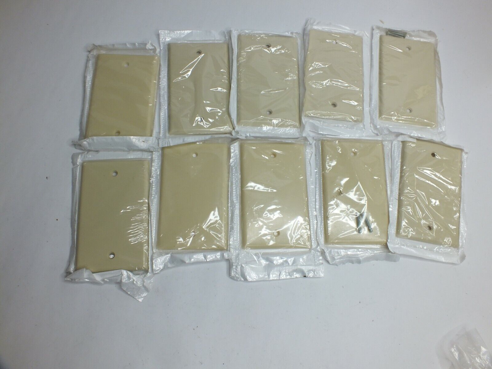 10 Leviton Ivory Standard 1-Gang Box Mount Blank Plastic Cover Wallplates 86014