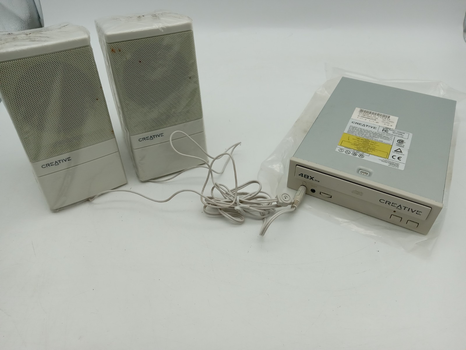 Vintage Creative 48Xmx CD4832E Internal CD-ROM Bundle w/ SBS10 Speakers