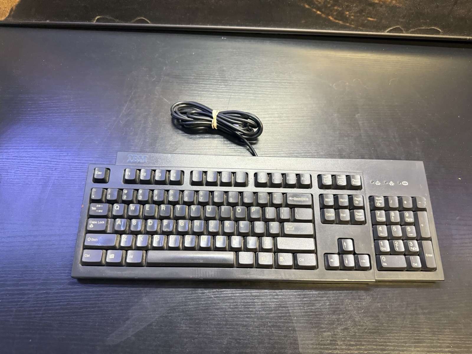 IBM KB-9910 37L2551 Black PS/2 Wired Keyboard 104-Key Tested