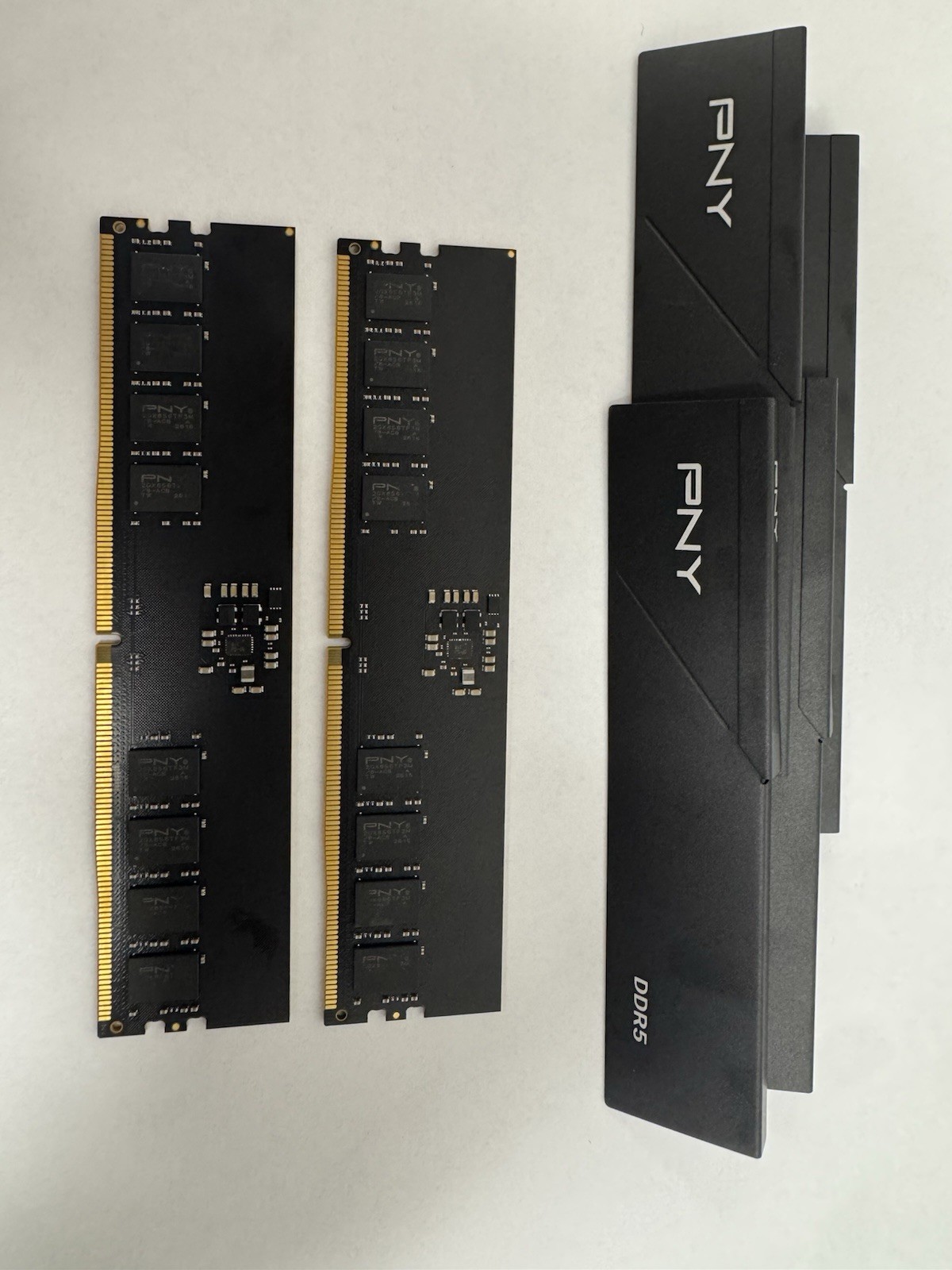 NO HEATSINK PNY Performance 32GB DDR5 5600MHz 2x16 GB CL 46