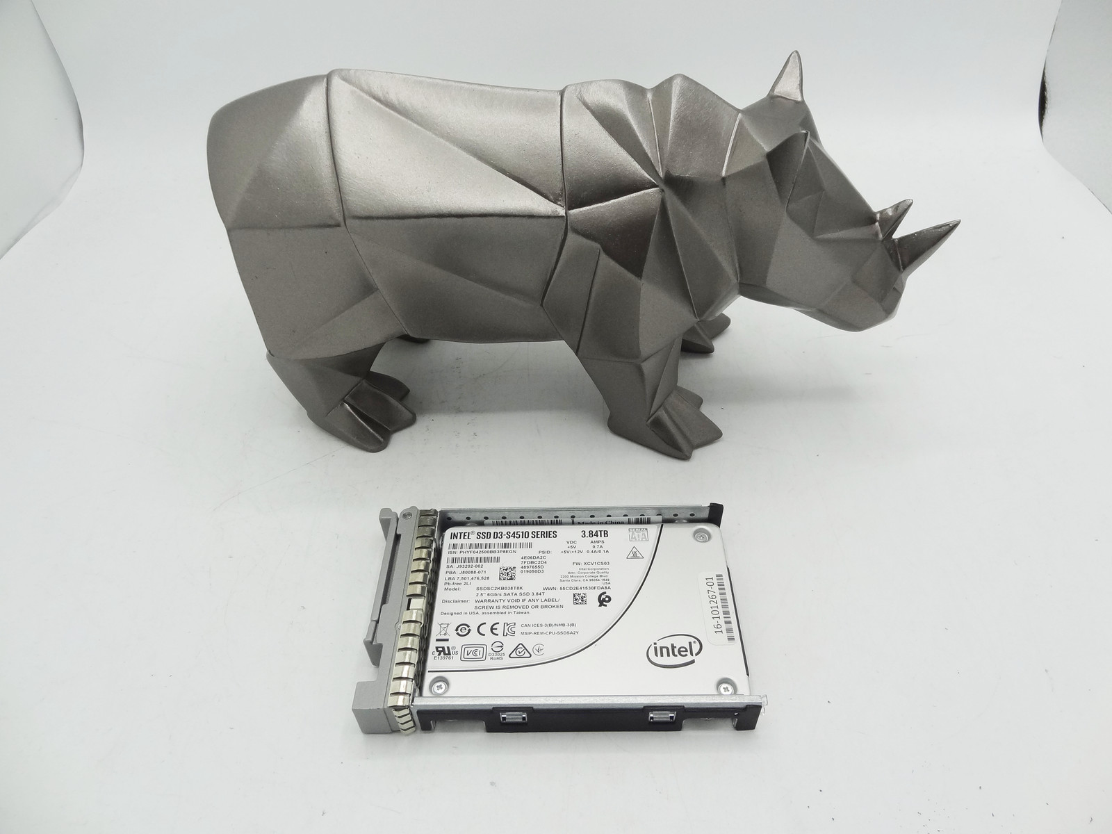 Cisco UCS-SD38TBIS6-EV 3.8 TB 2.5in 6G SATA SSD