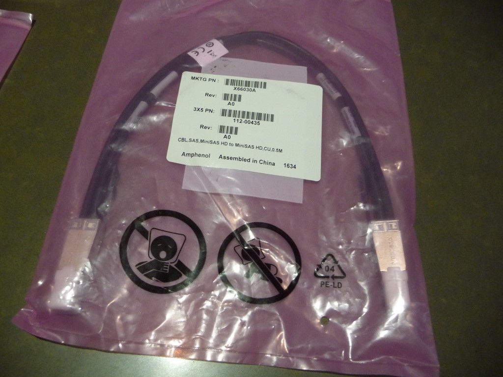 AU SELLER NEW NETAPP X66030A 112-00435 .5M Mini SAS HD to Mini SAS HD CABLE