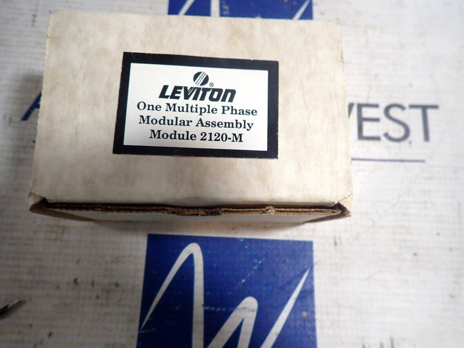NEW Leviton 2120-M 120 Volt 50/60Hz Transient Voltage Surge Suppressor