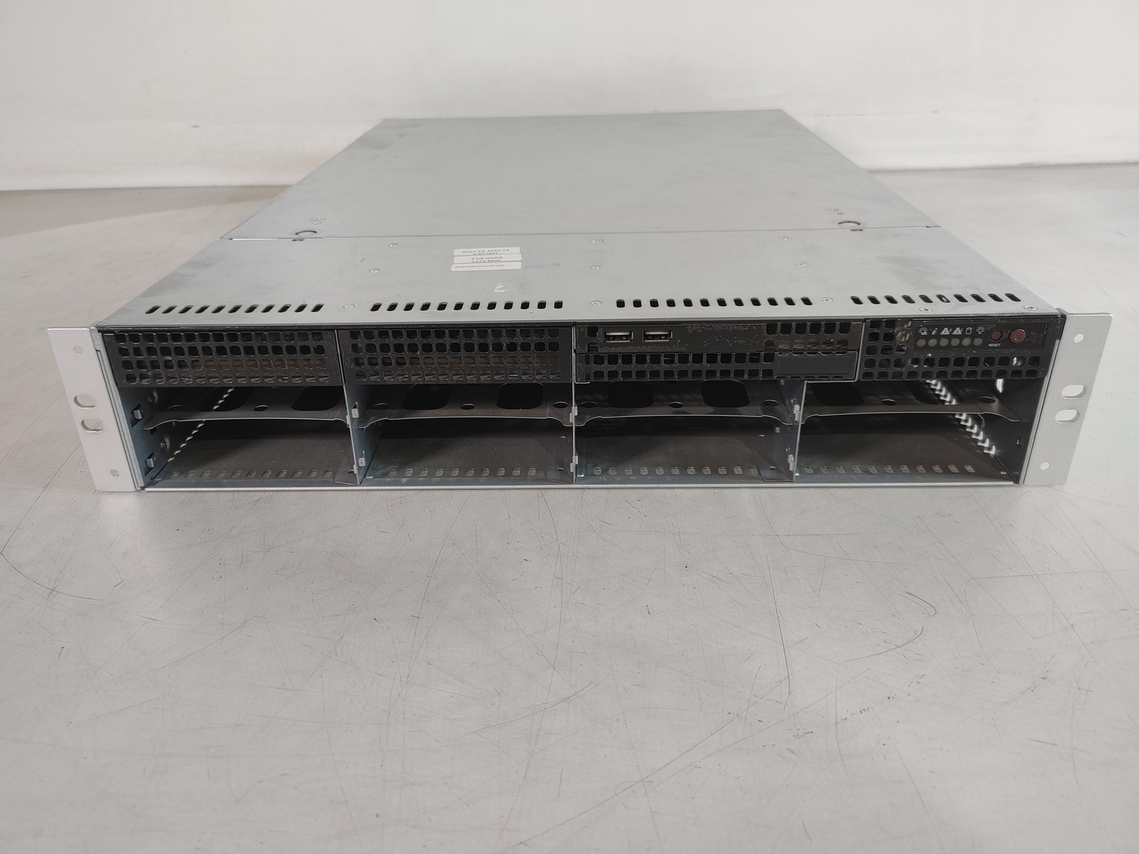 SuperMicro CSE-825 3.60 GHz Intel Xeon E5-1650 v4 4 GB DDR4 - No HDD