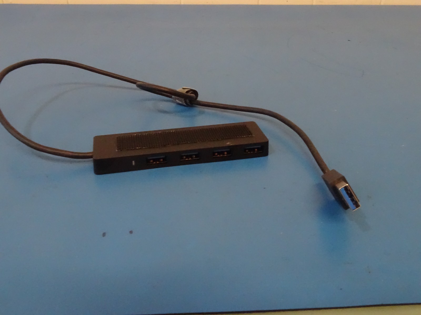 Anker 4-Port Ultra Slim USB 3.0 Data Hub Extension Splitter Adapter A7516