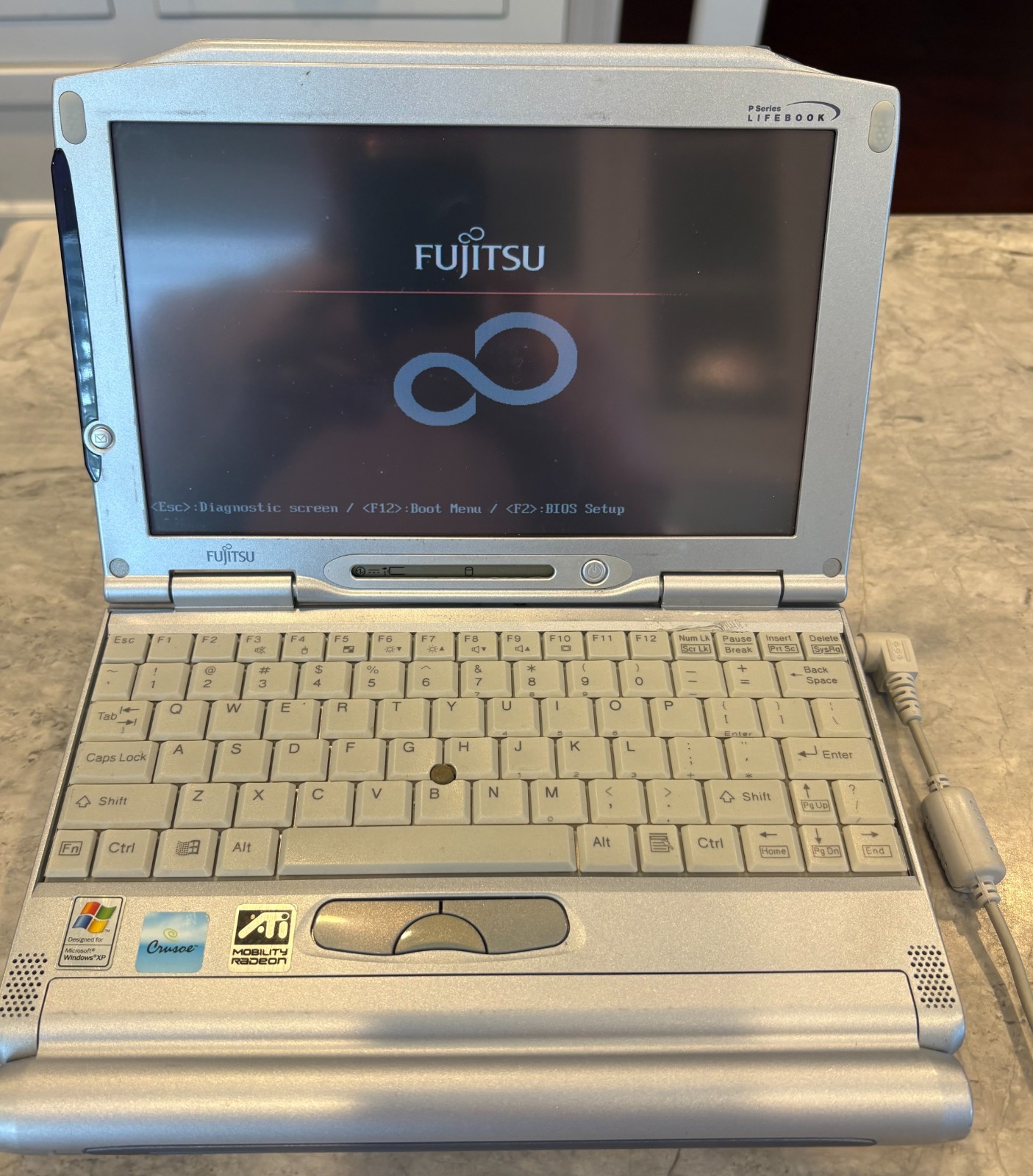 Fujitsu LifeBook P Series FPC02010AK Laptop – Windows XP Home