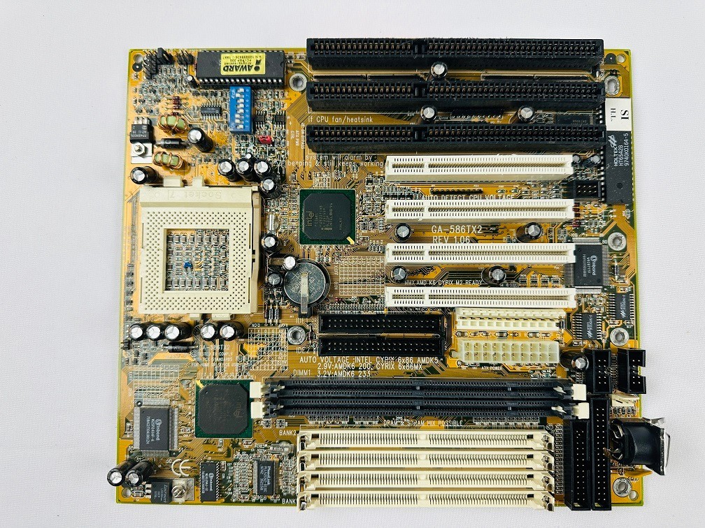 Gigabyte GA-586TX2 Motherboard