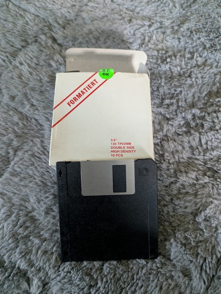 Box of 10 NEW 3.5" DS HD Floppy Disks 2MB