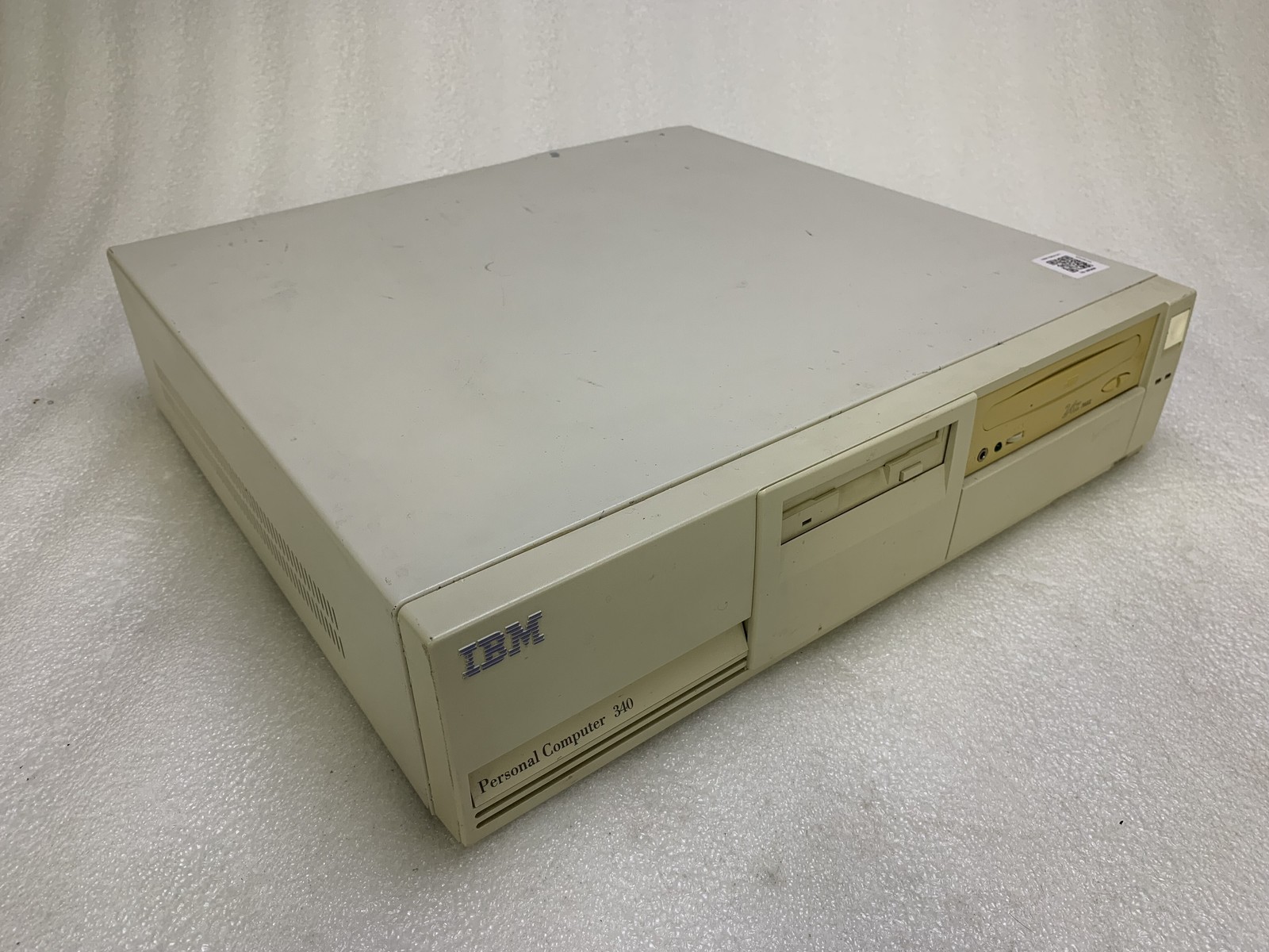 Vintage IBM Personal Computer 340 Intel Pentium 133MHz 128MB RAM