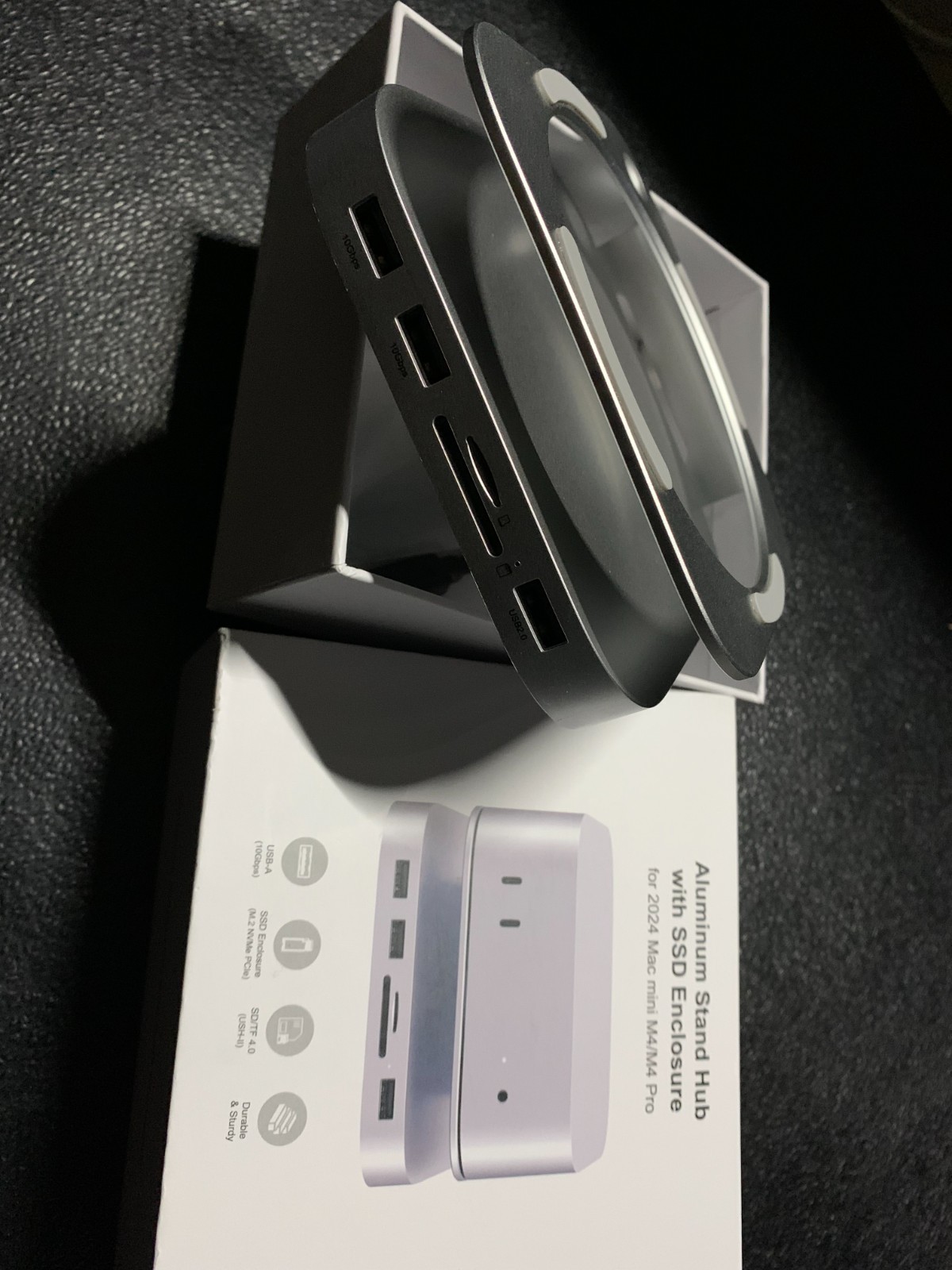 Qwiizlab Mac Mini M4/M4 Pro Aluminum Stand Hub with SSD Enclosure (UH60 Max)