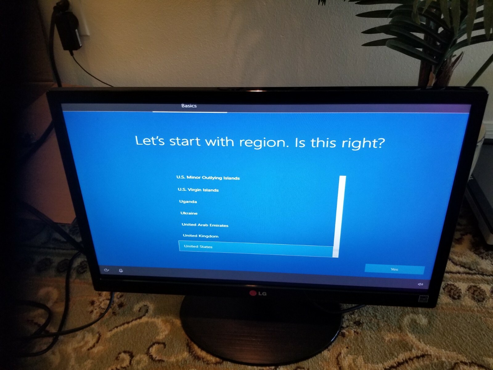 LG Flatron 22EN43T 22inches  Full HD Widescreen LCD LED Backlight Monitor 