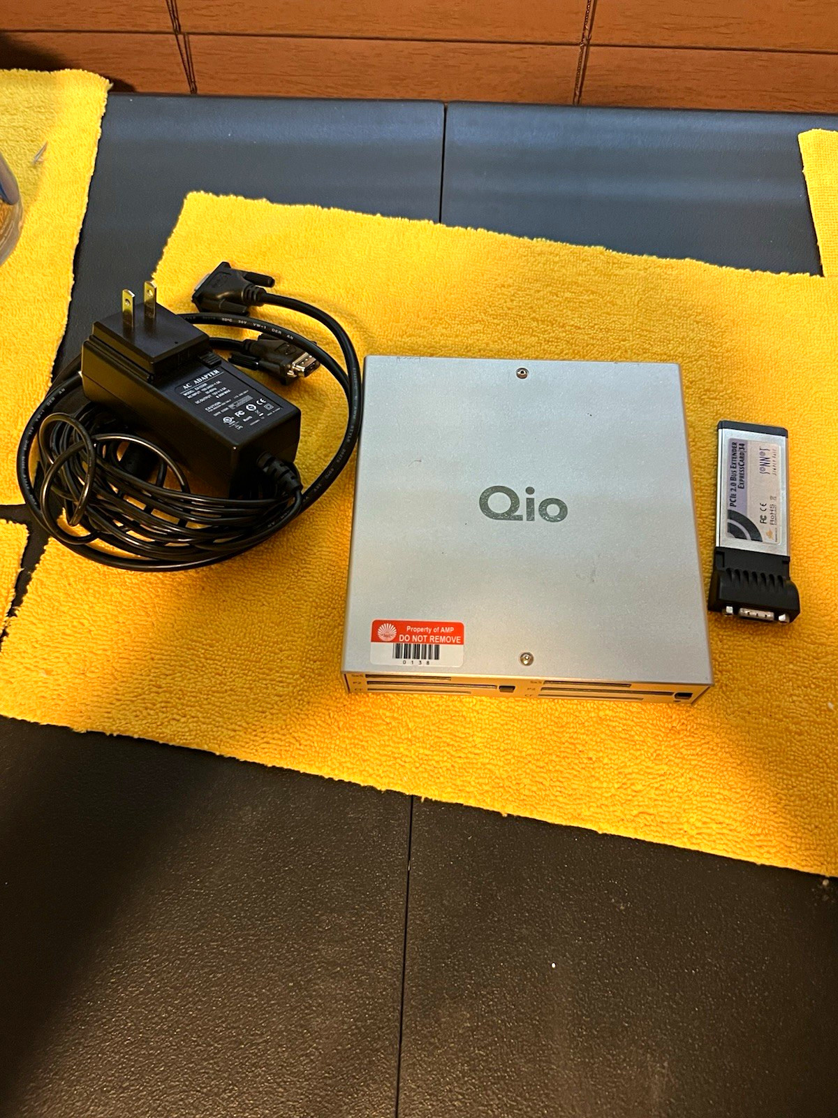 Qio Mini PC Desktop for Casual Computing, Silver, USB 2.0, Power Adapter