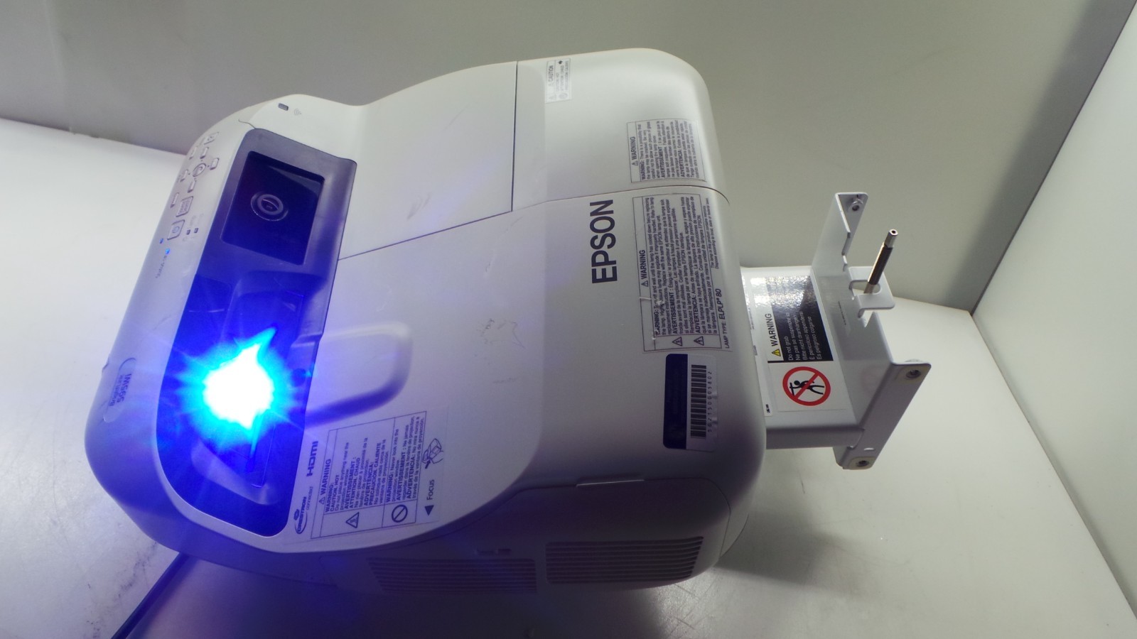 Epson BrightLink 595Wi Short-Throw 3LCD 3300 Lumens HDMI 1676 Lamp Hours - Work