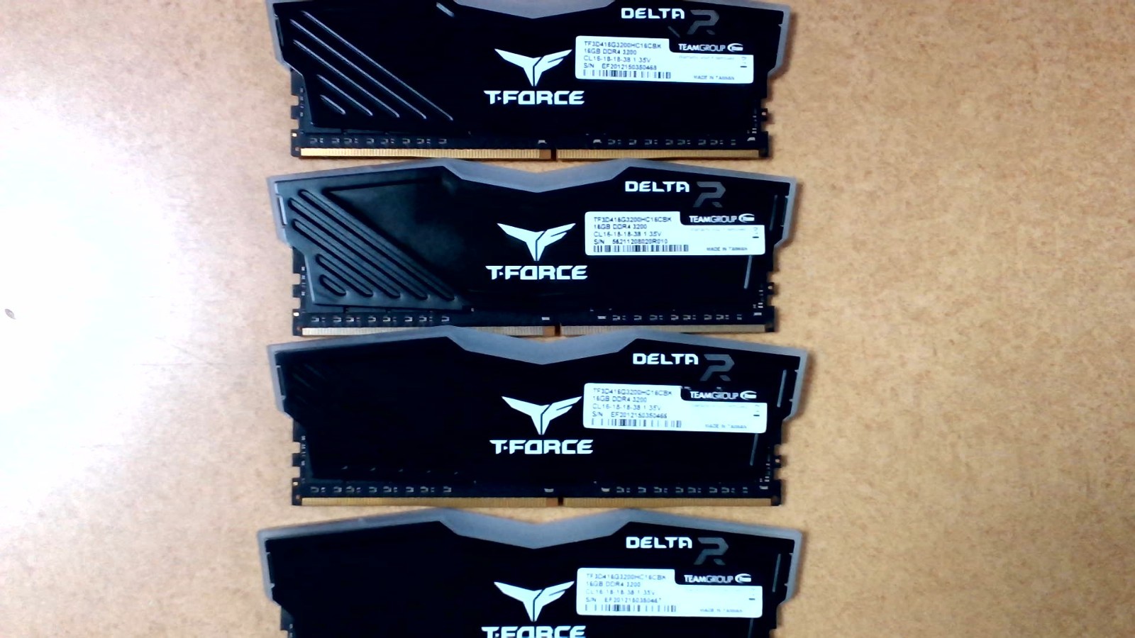 Team Group T-Force Delta R 64GB (4x16GB) DDR4-3200 DIMM CL16 1.35V