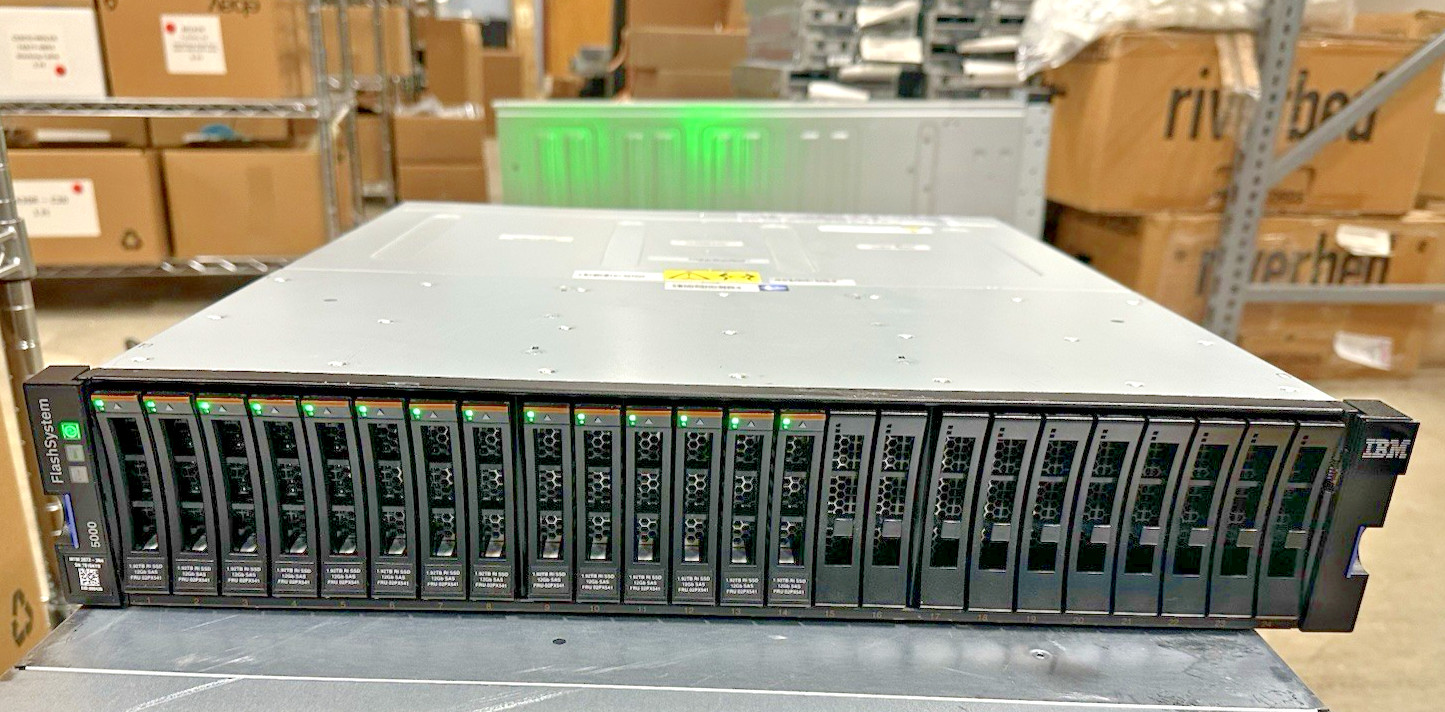 IBM FlashSystem 5000 SFF Dual Controller V5000 14x 1.92TB SAS SSD Rails 2072-3N4