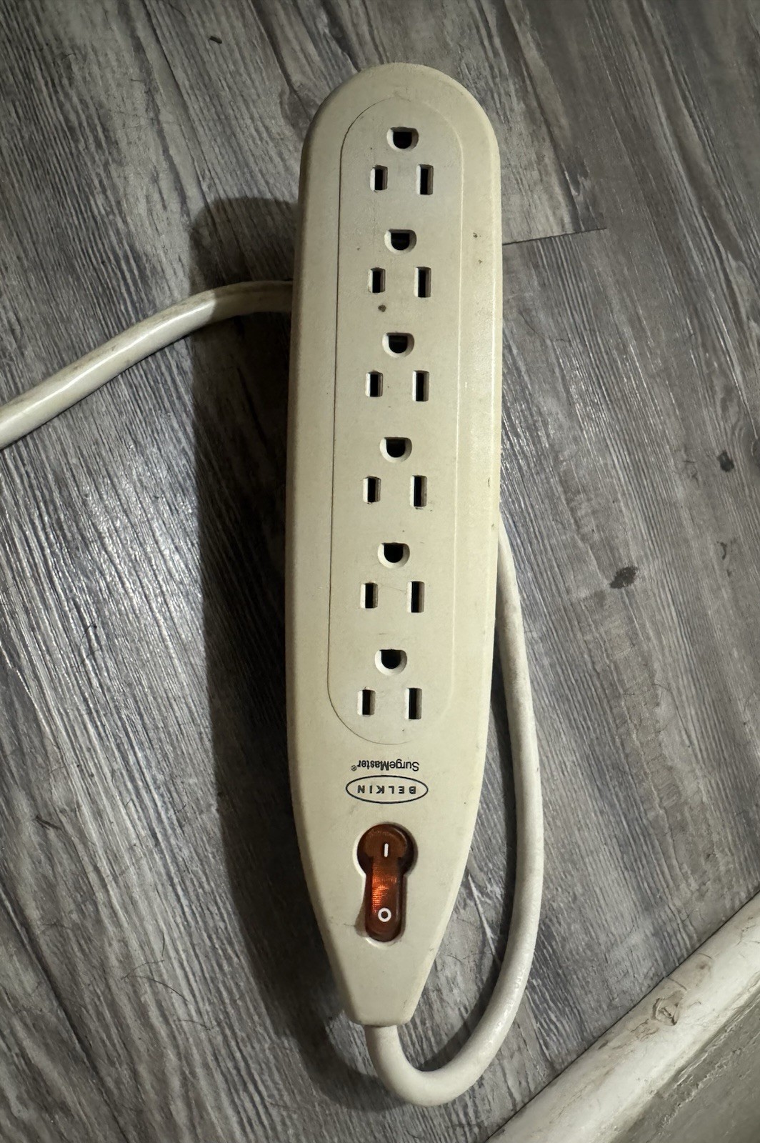 Belkin 2198 Surge Protector Power Strip 6 Outlet 125V 15A 1875W Vintage