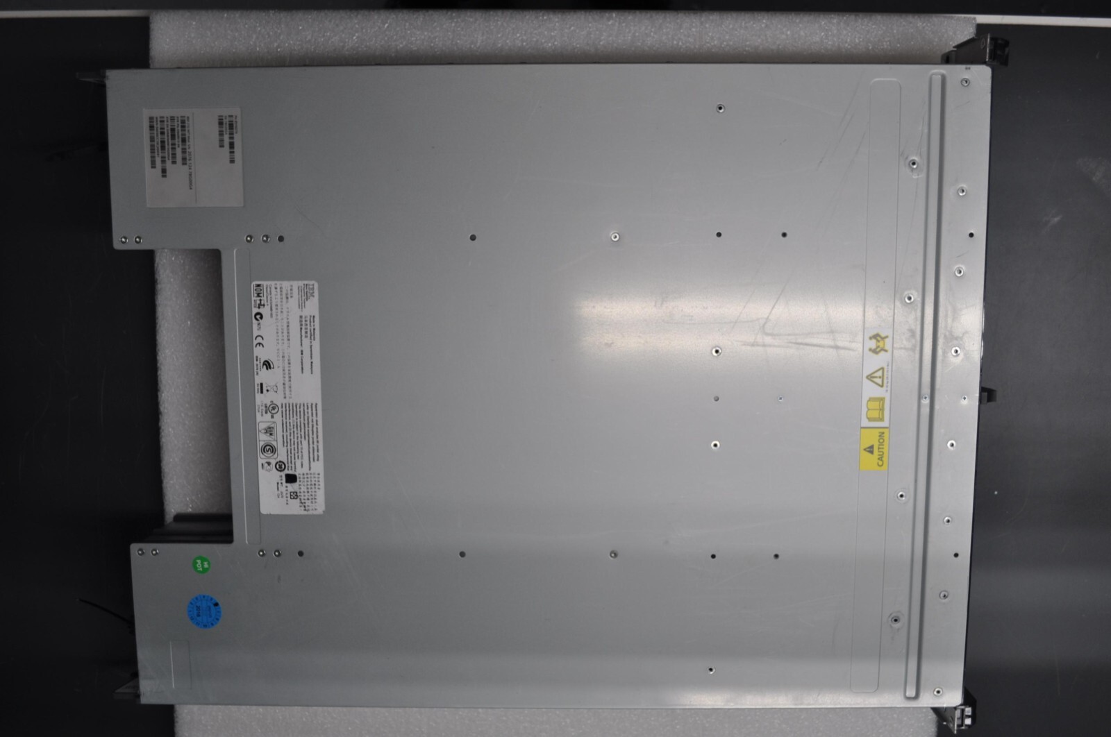 IBM 124 224 324 2076 2U24 Empty Enclosure Chassis Grade B 85Y5897