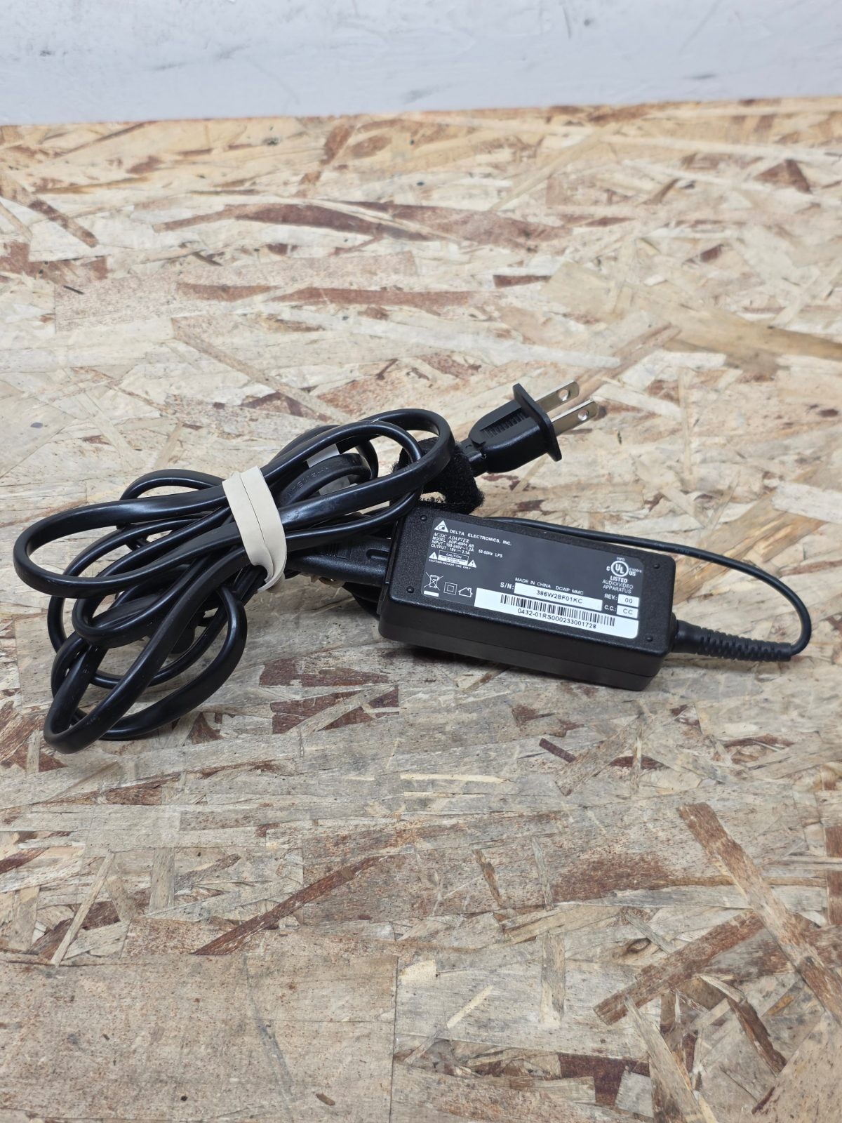 Delta Electronics ADP-40PH AB 19V 2.1A Laptop Power Adapter Charger Black OEM