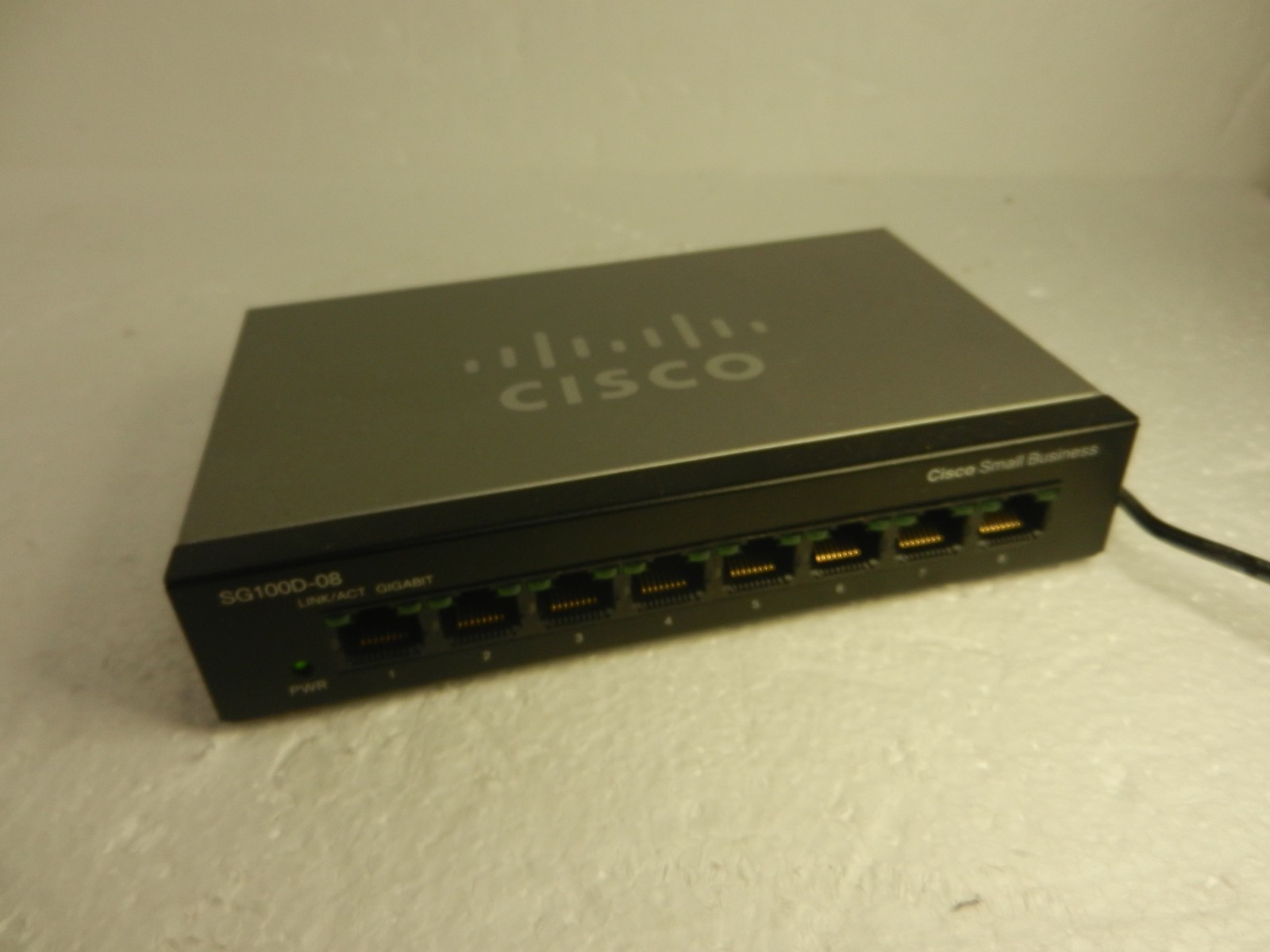 Cisco Systems SG100D-08 V2 Gigabit Switch - 