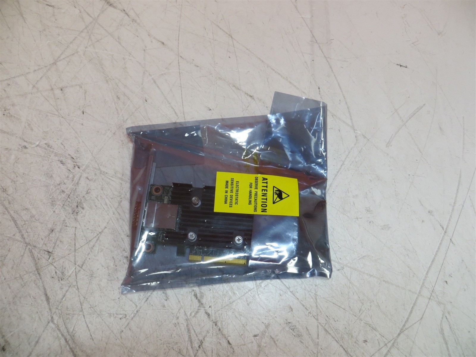 New Dell 2PHG9 PCIe SAS Adapter Card 
