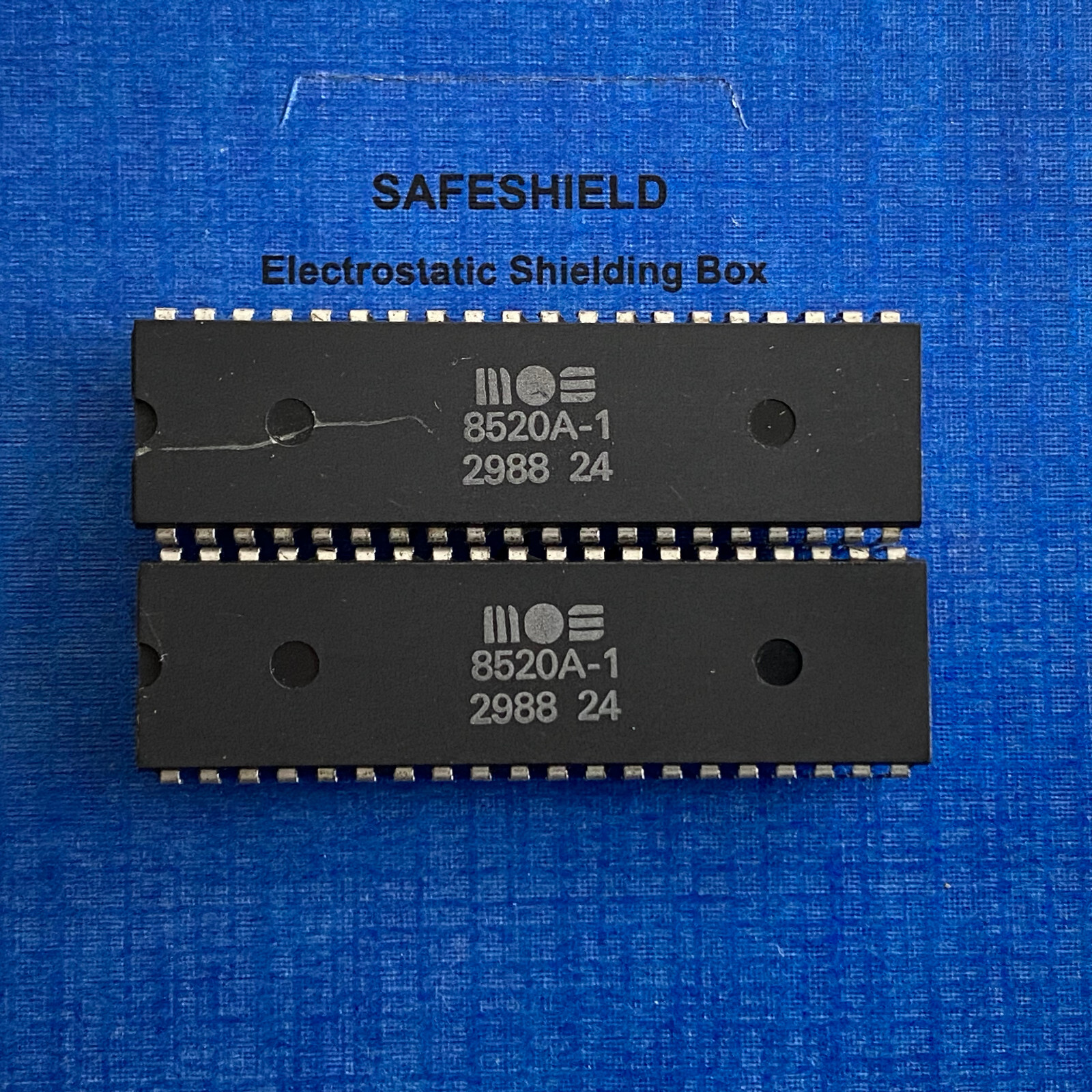 8520A-1 MOS ODD EVEN (x1) from an Amiga 500 rev.5 #29 88