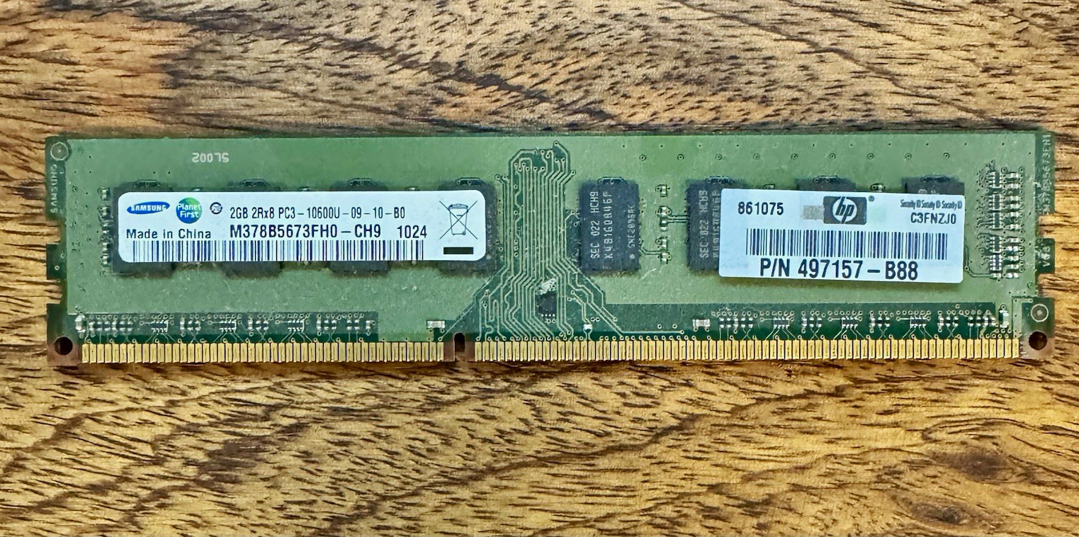 Samsung 2GB DDR3 240-Pin DIMM PC3-10600U Unbuffered RAM M378B5673FH0-CH9