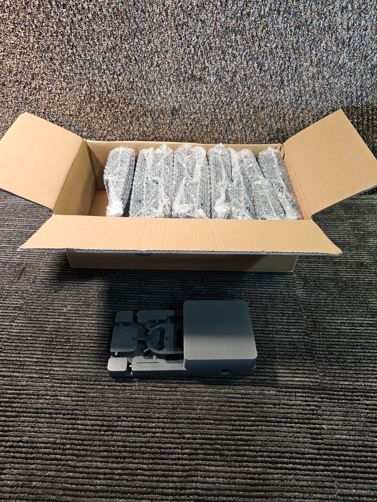 (QTY 10) Gigapoint GP1101X Wall Mount Fiber Management Bracket 300-02955, Gray
