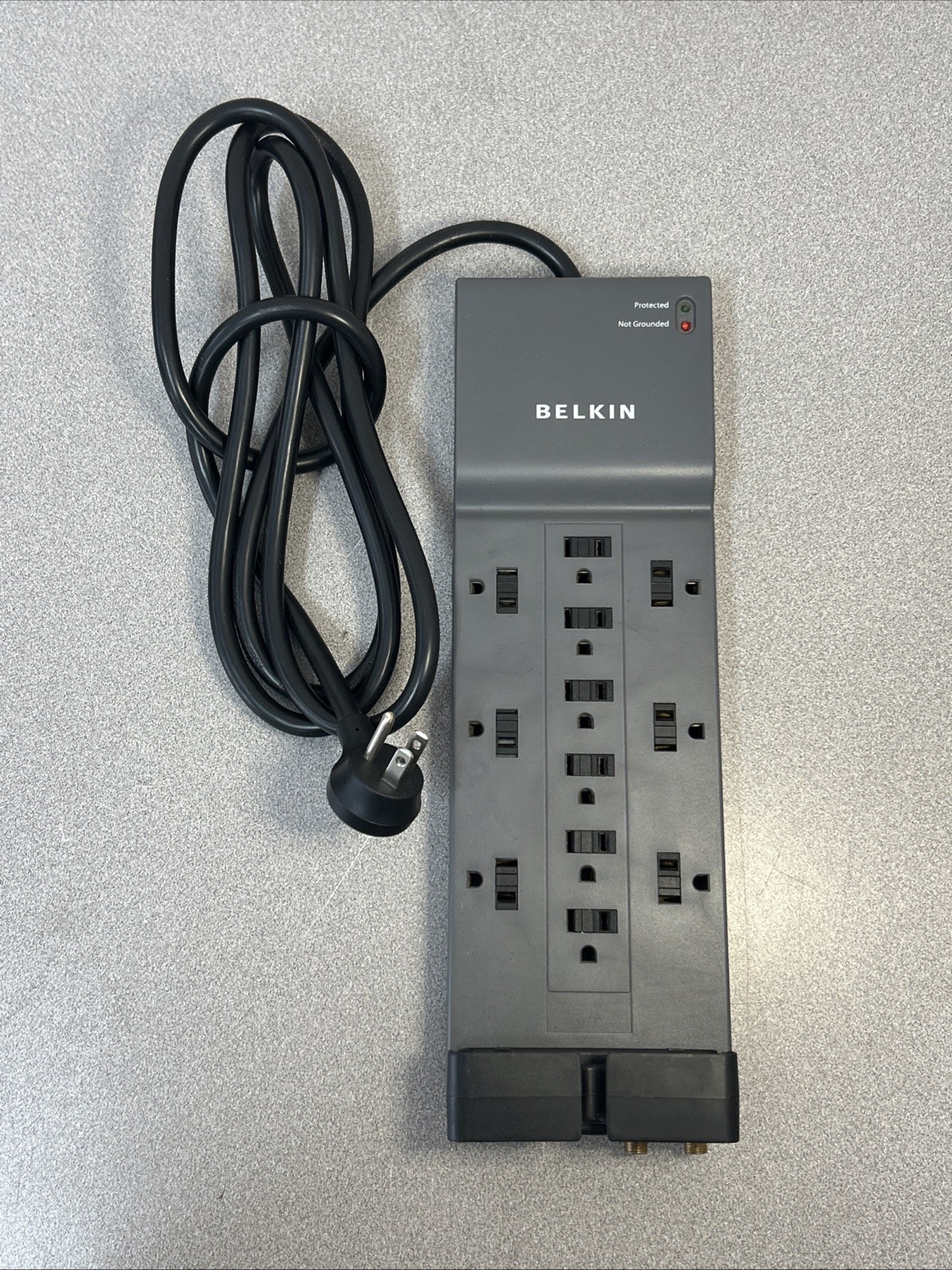 BELKIN BE112230-08 120VAC 15A 1800W 12-Outlet Surge Protector Power Strip