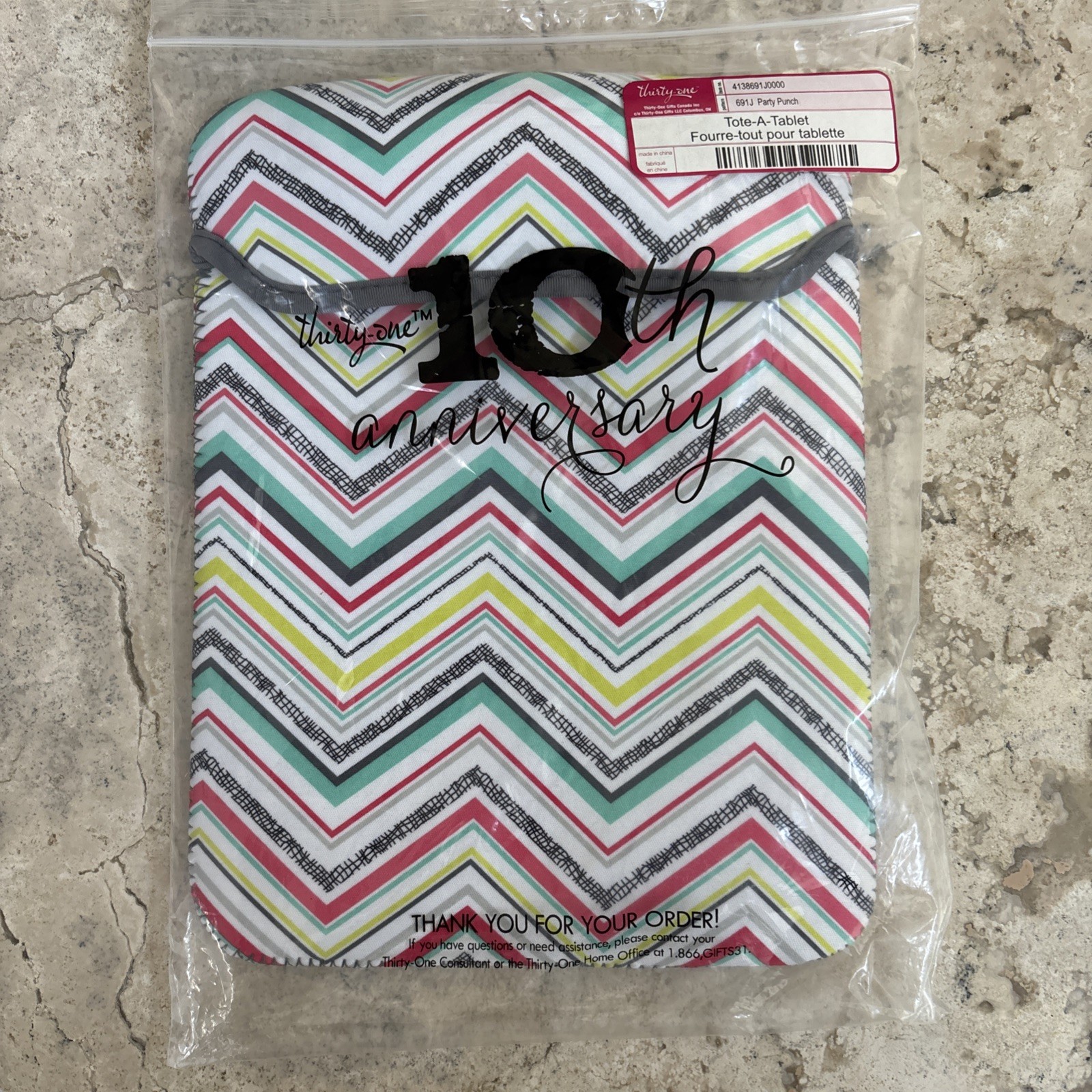 Thirty-One 31 iPad Case Cover Tablet Kindle PARTY PUNCH CHEVRON Tote-A-Tablet