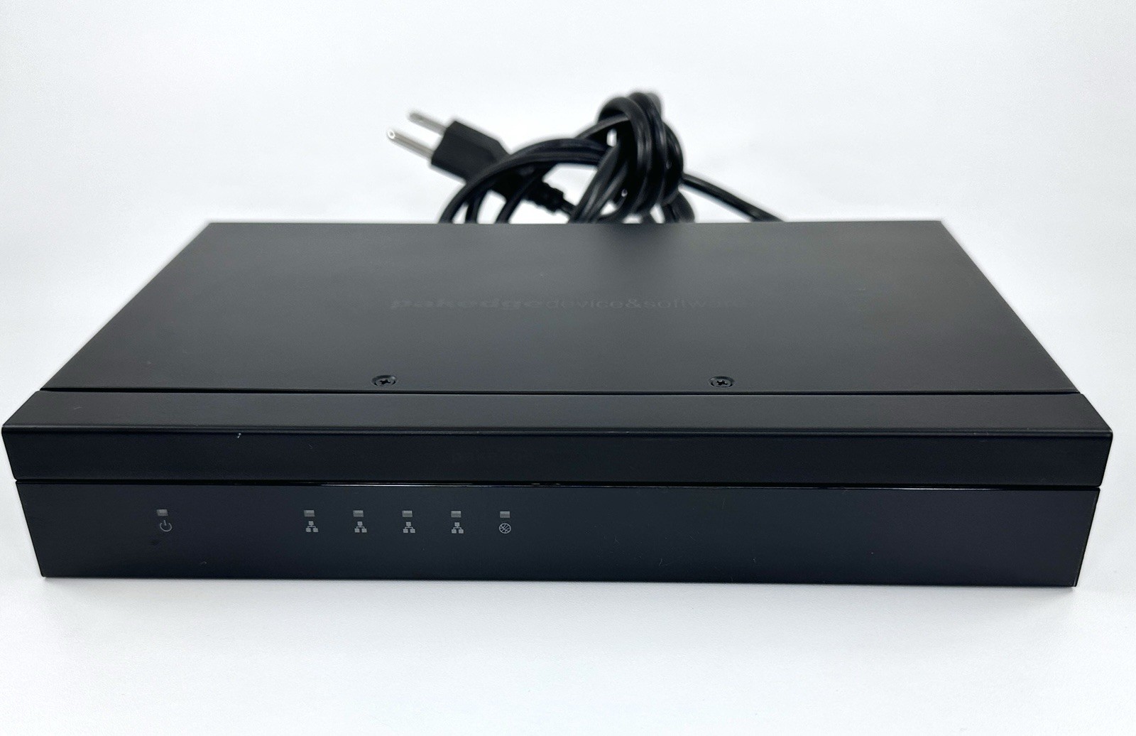 Pakedge RE-1 Gigabit Wired Router Enterprise AV Network w/ Power Cord