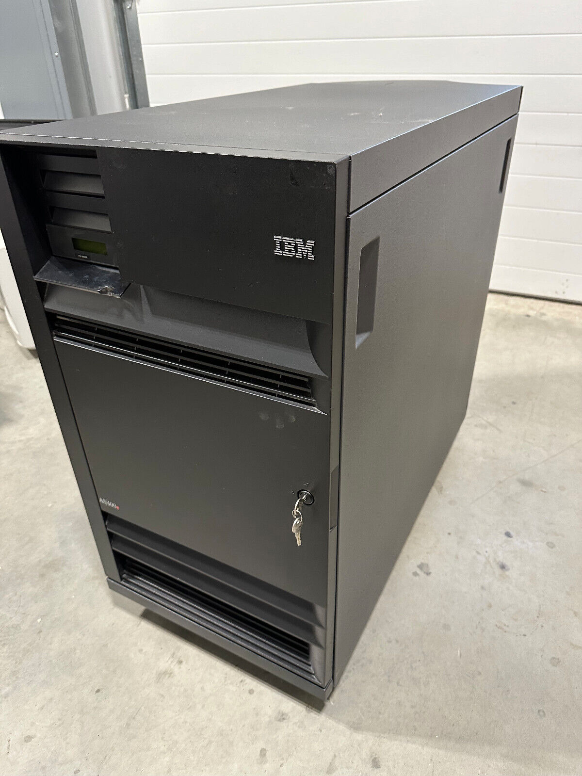 VINTAGE IBM AS/400E SERVER Model 270 TYPE 9406 M Storage Server