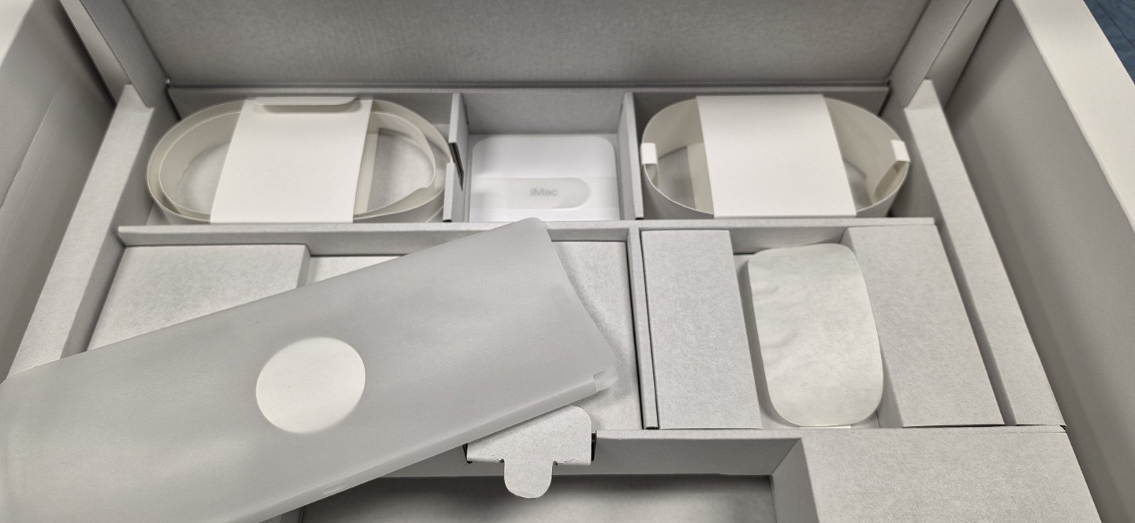 Super Clean • Original Empty BOX ONLY • Apple iMac 24-in. FREE & QUICK SHIP