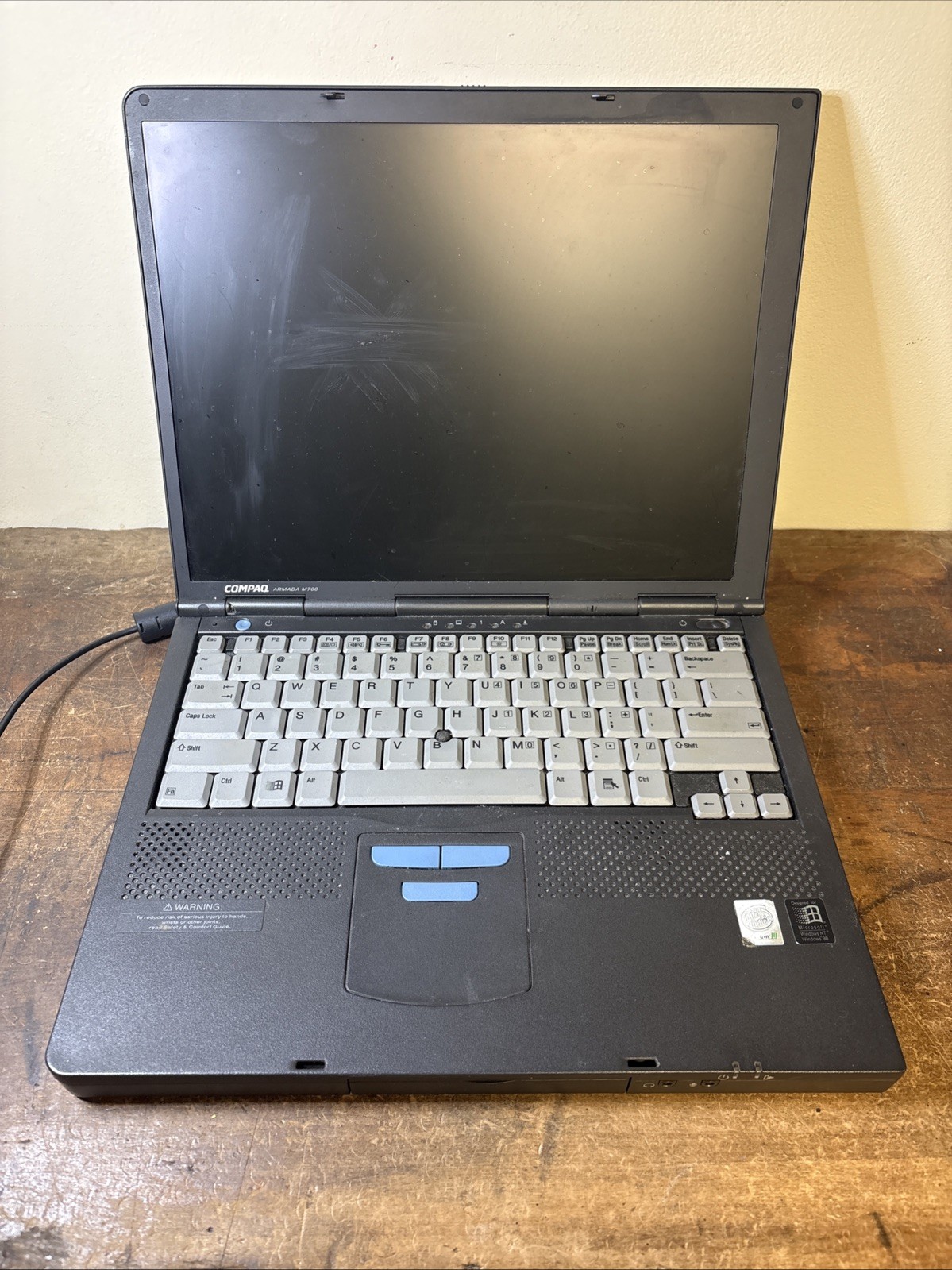 Vintage Compaq Armada M700 Laptop Powers On Password Locked HDD AS IS Parts