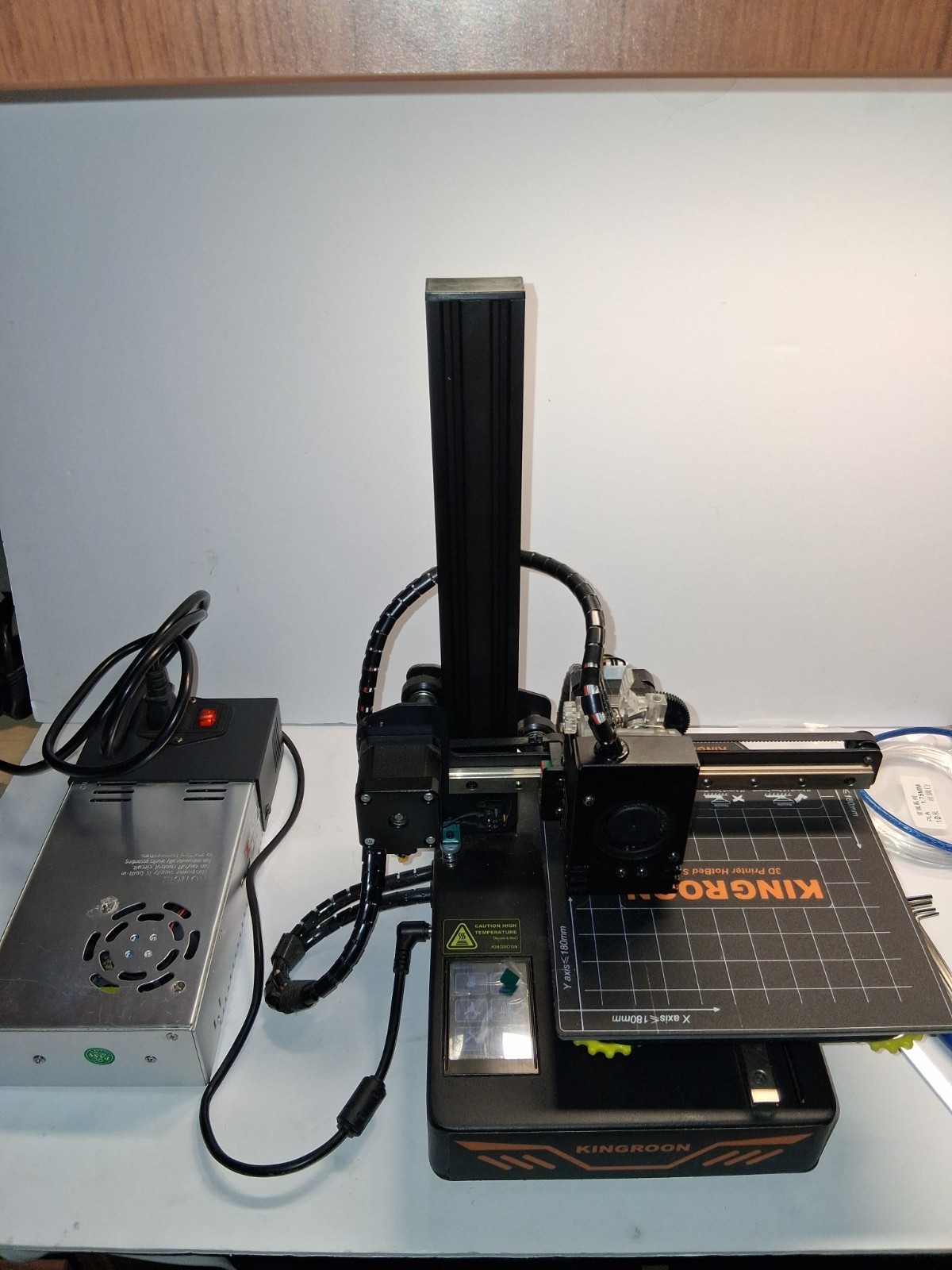 Kingroon kp3-fdm 3D printer its  in pretty good conditions 