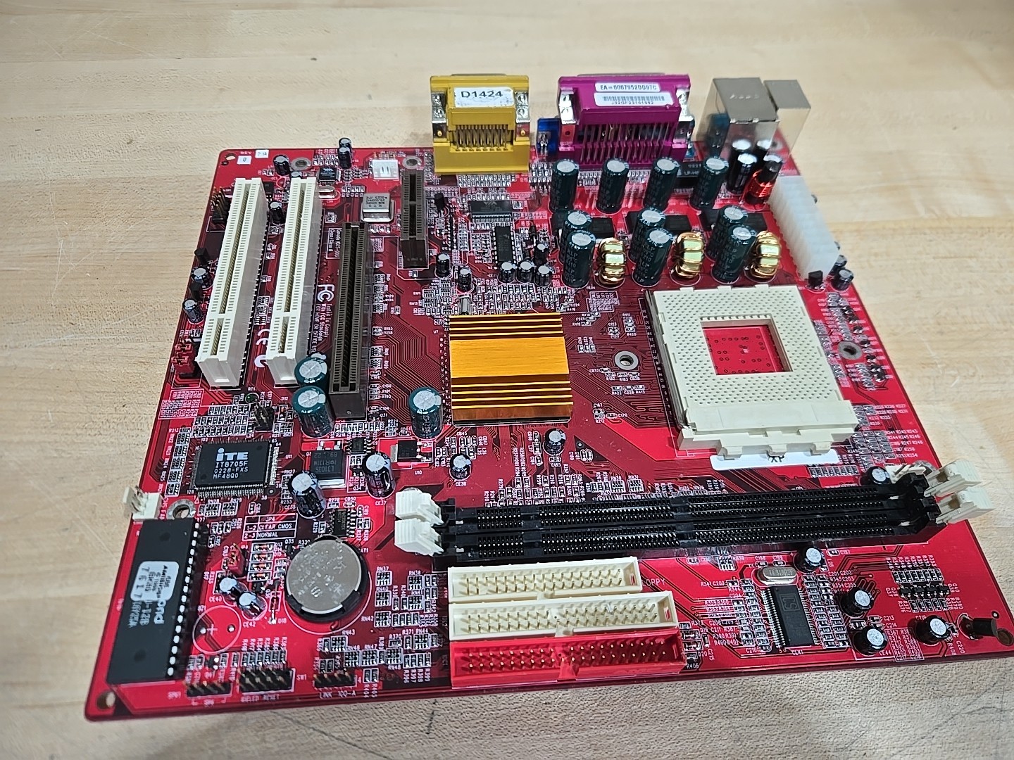 Vintage PC-Chips M810L REV 7.1 A Socket 462 Motherboard w/ IO Plate AMD UNTESTED