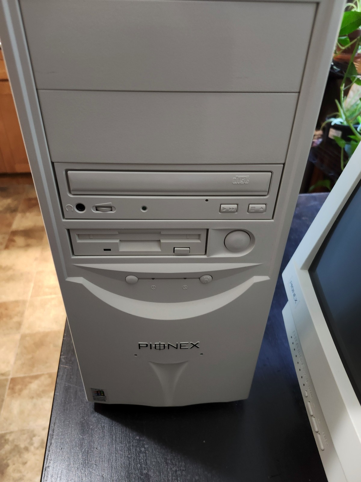 Retro Windows 98 Computer Socket 7