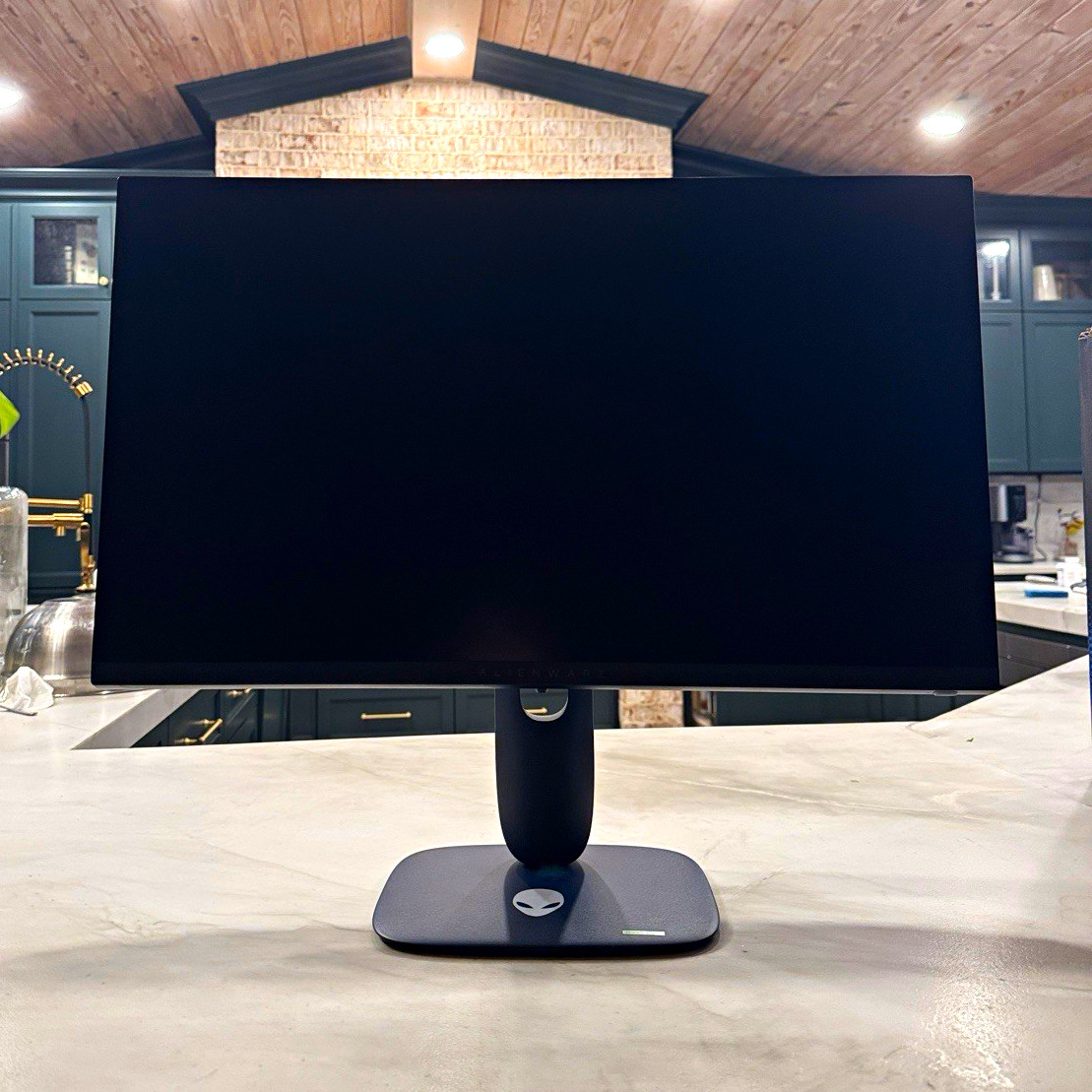 Alienware AW2725DM 27" QHD 2560x1440 180Hz 1ms HDR400 FreeSync G-SYNC