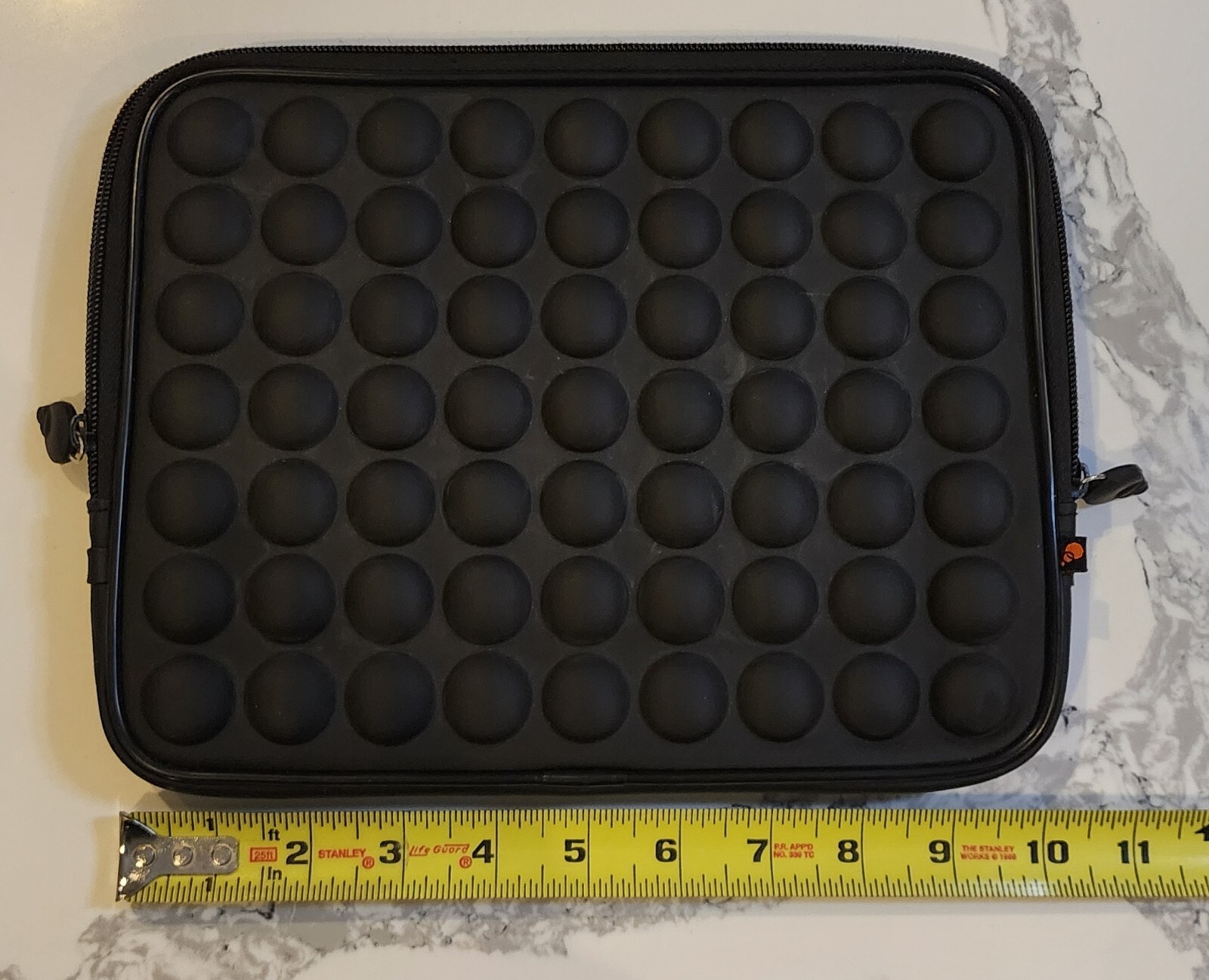Cygnett Sleeve with Bubble Texture for iPad or Tablet - Excellent Condition