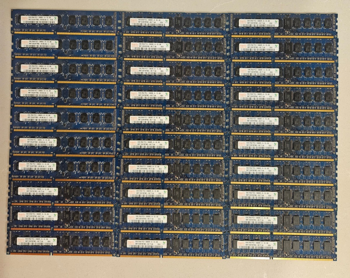 (30) SK Hynix 2GB 2Rx8 HMT125U6TFR8C-H9