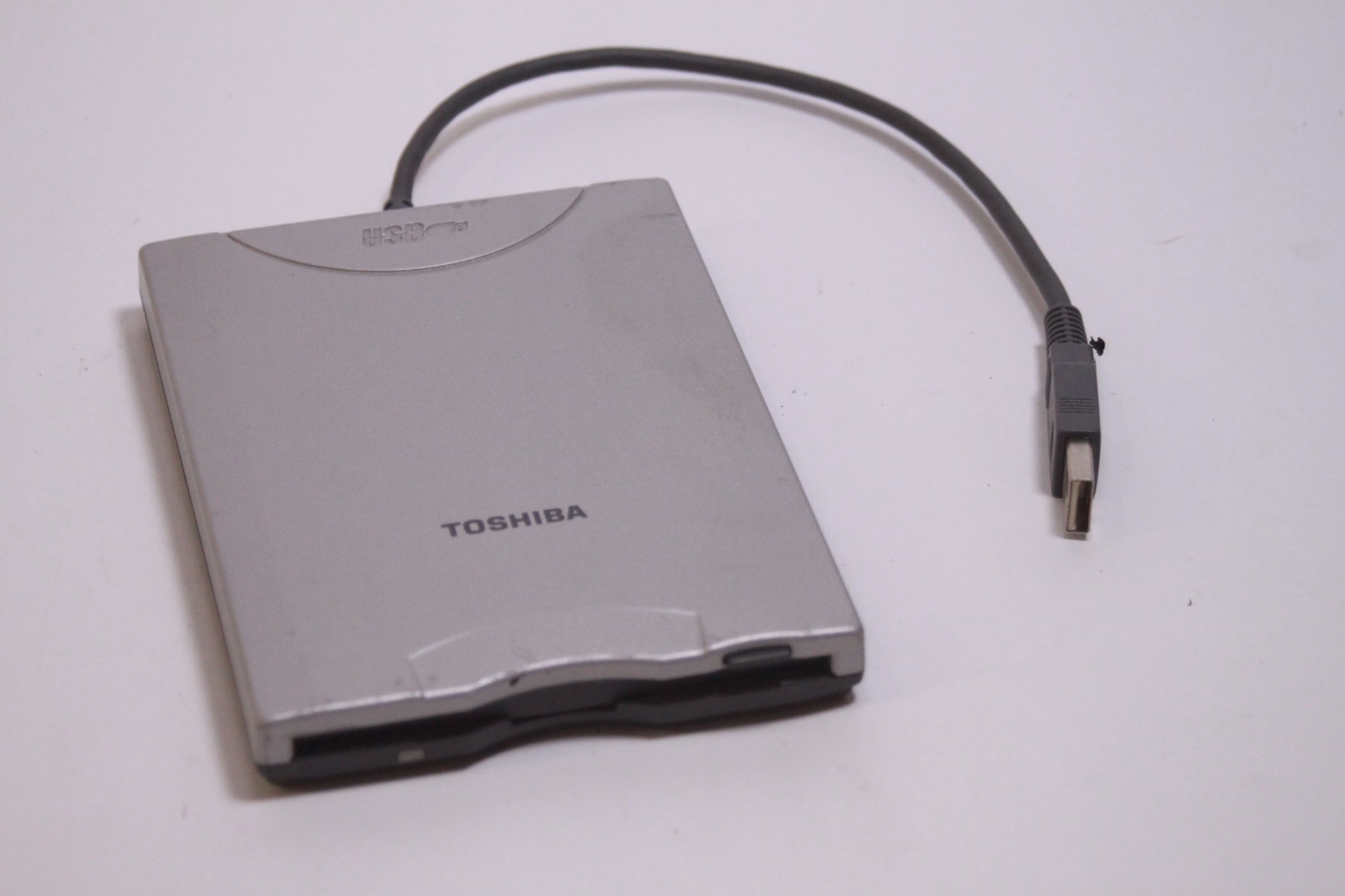 Toshiba External Floppy Disk Drive - USB (PA3043U-1FDD)