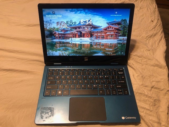 Gateway GWTC116-2BL 11.6" 2-in-1 Touch Win10 Celeron 4GB 64GB Blue