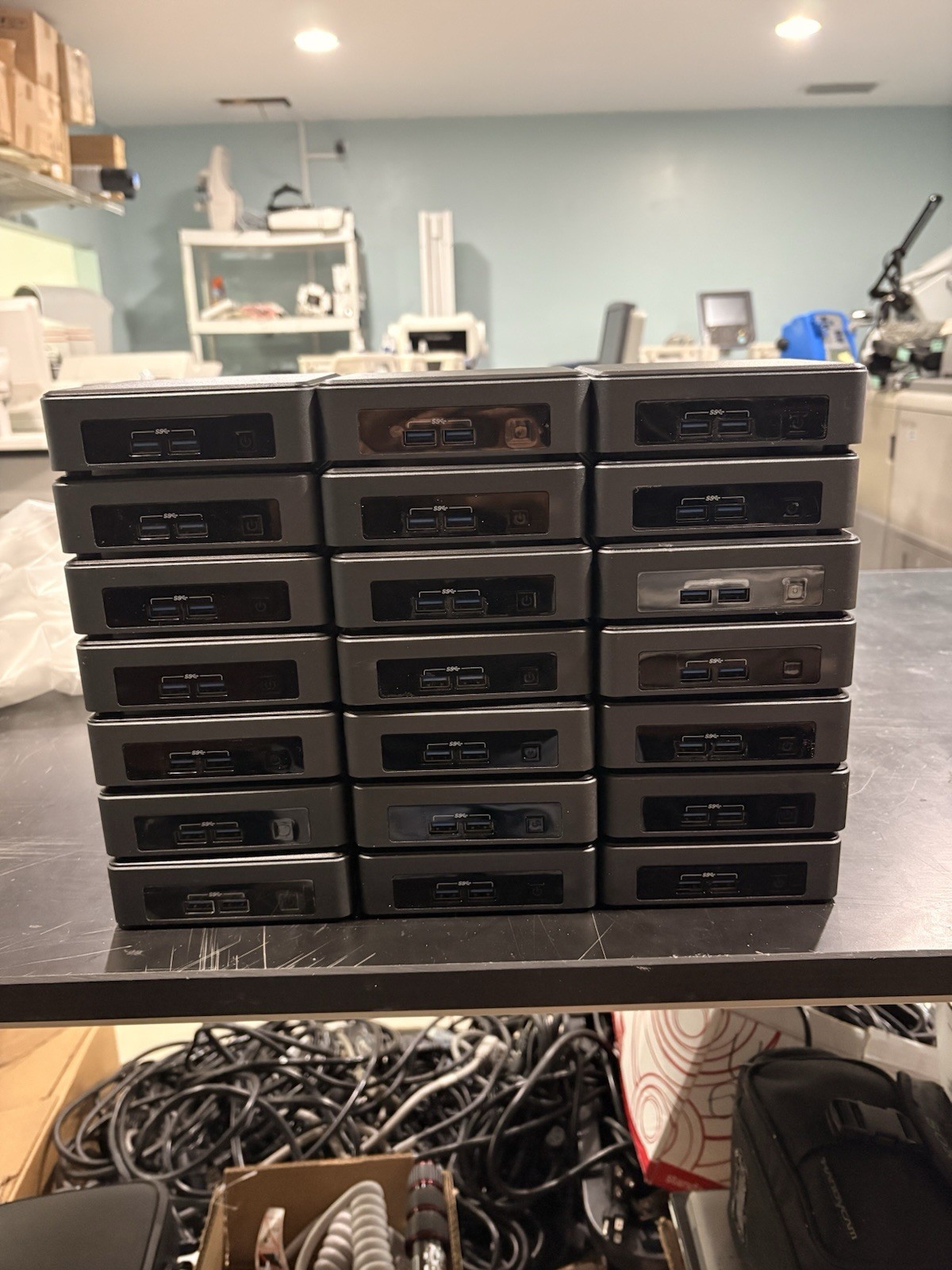 (1) Intel Core (TM) NUC7i5DNK  i5-7300U CPU @ 2.60GHz 16gb  No harddrive no ssd