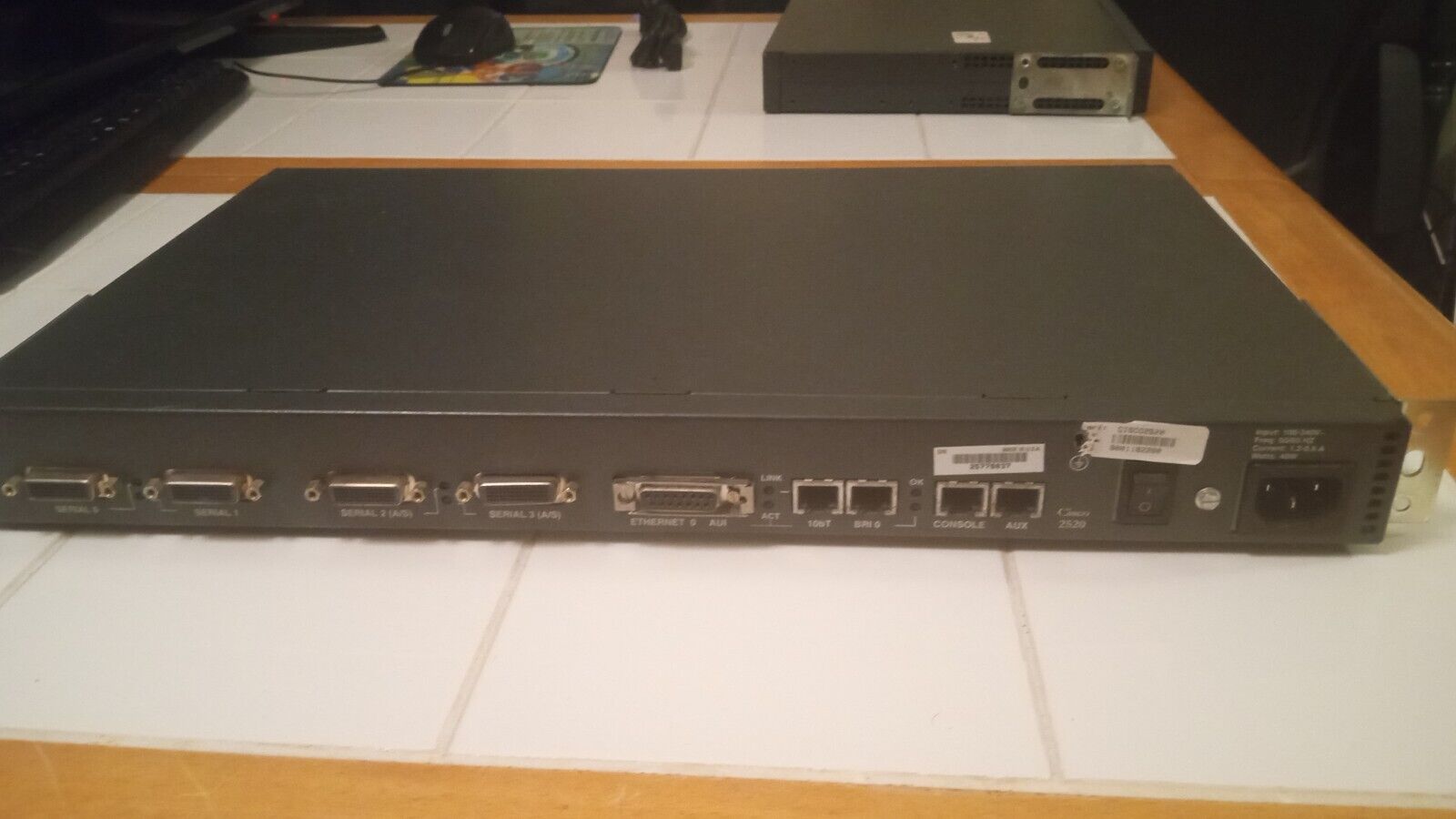 Cisco 2500/2520 Series 4-Port Serial Wired Ethernet Router 2520-2521