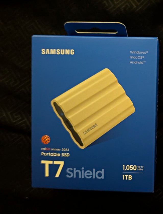 Samsung T7 Shield Portable External SSD 1TB Beige 1050MB/s PC Mac Android