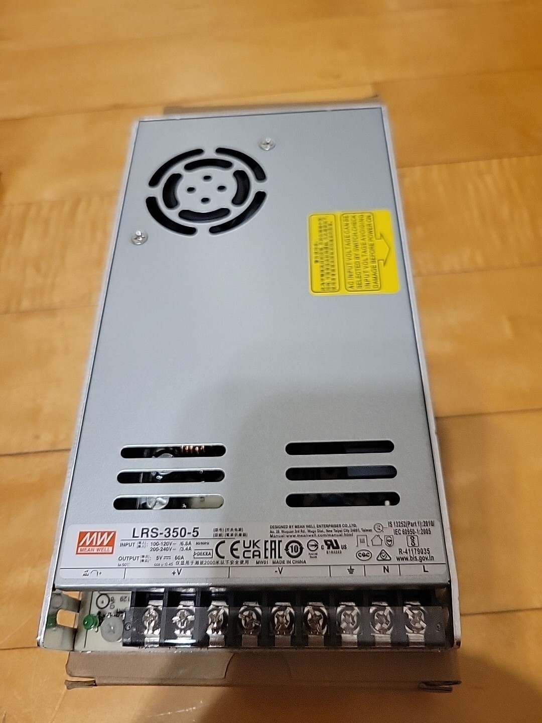 MEAN WELL LRS-350-5 Switching Power Supply Output 5Volts 60Amps